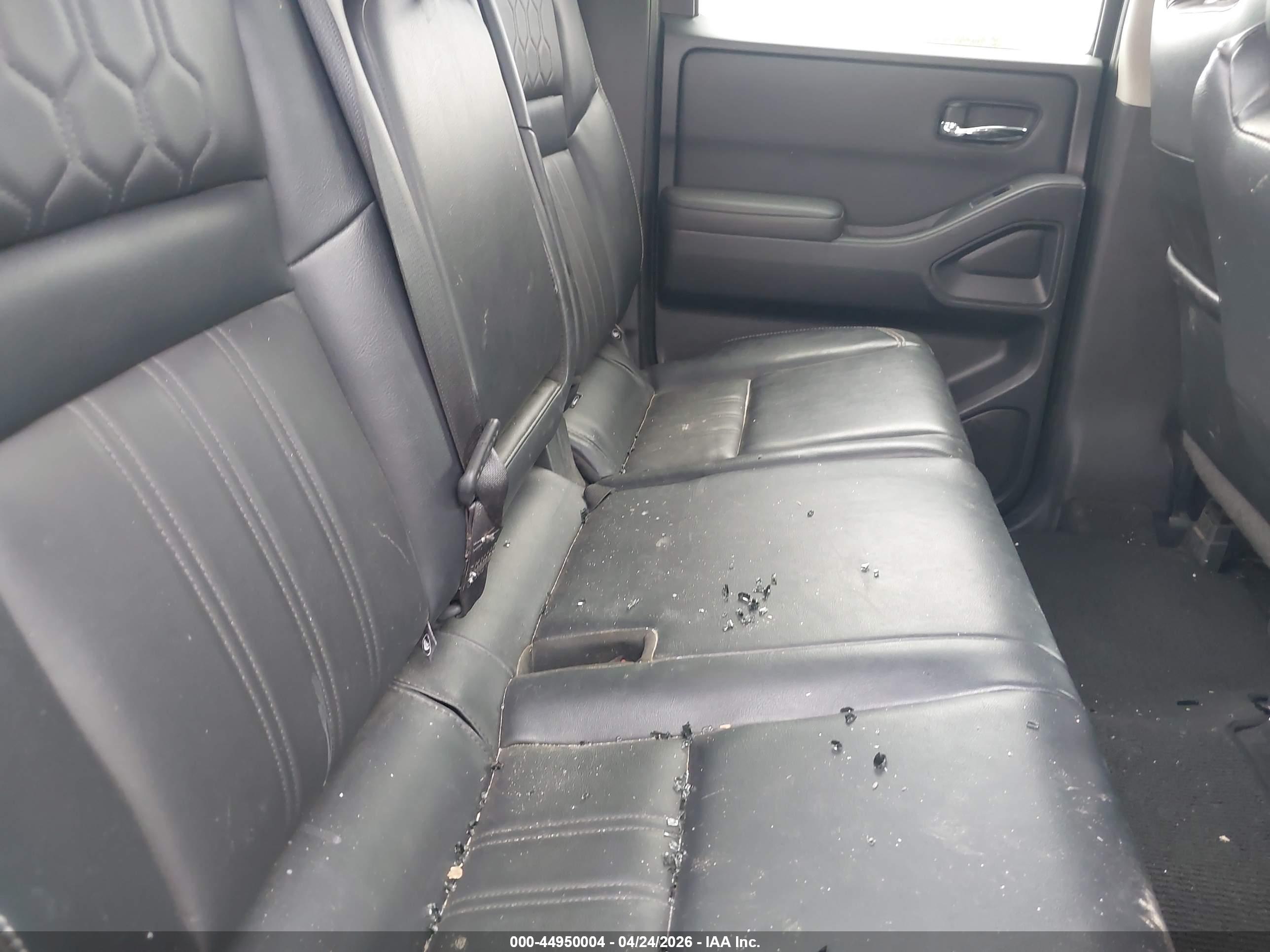 NISSAN FRONTIER image 8