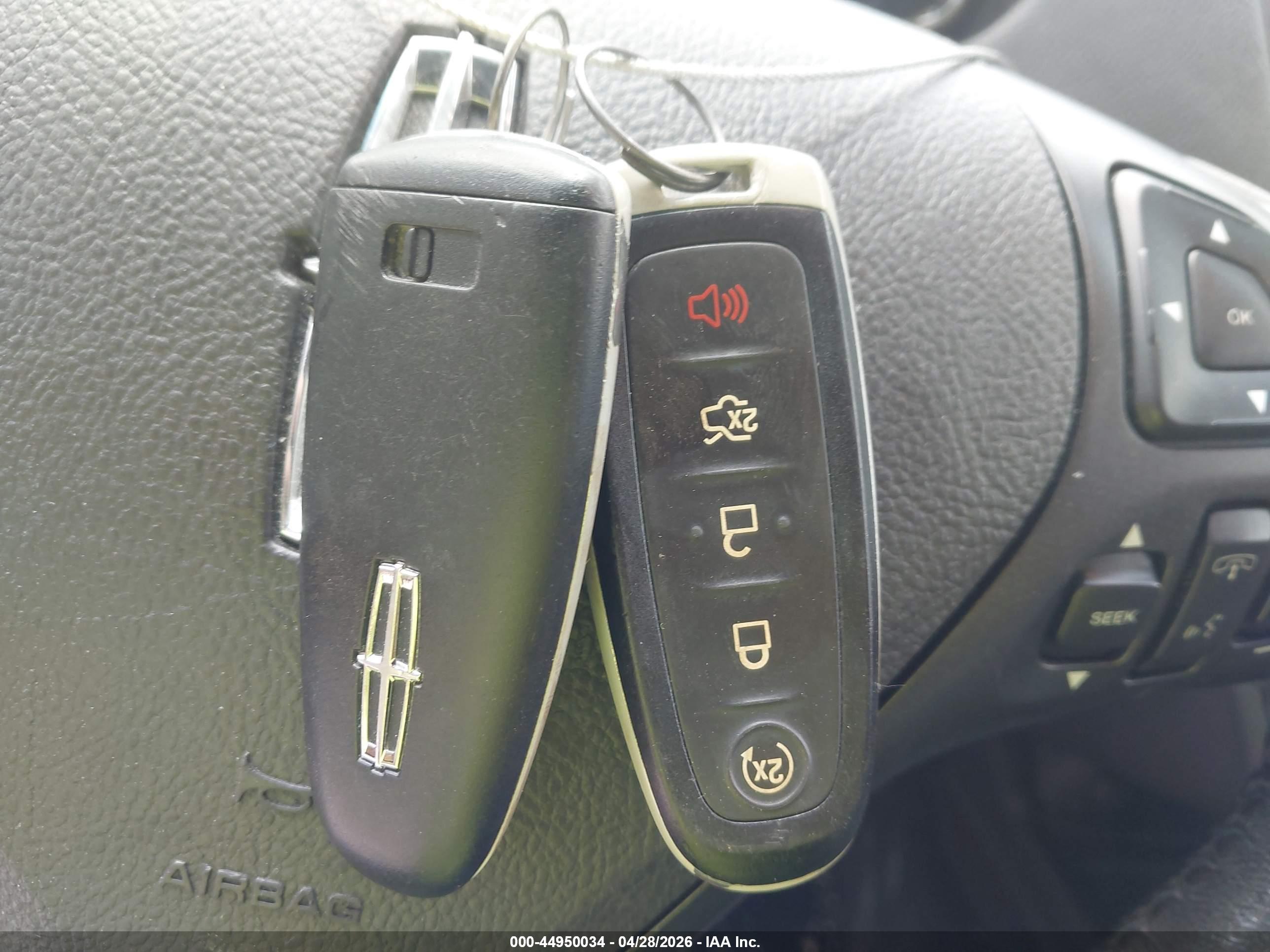 LINCOLN MKT image 11