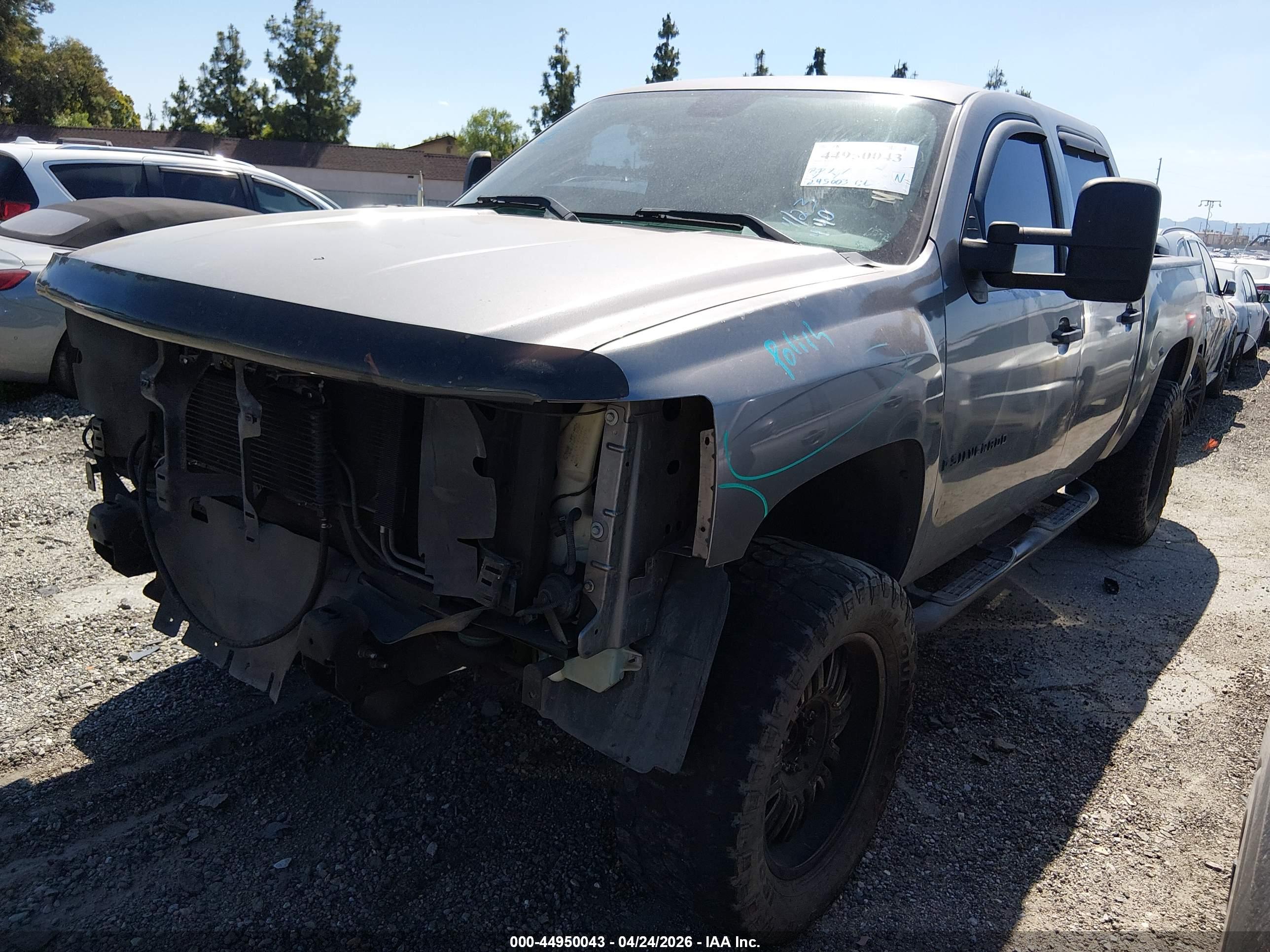 CHEVROLET SILVERADO image 2
