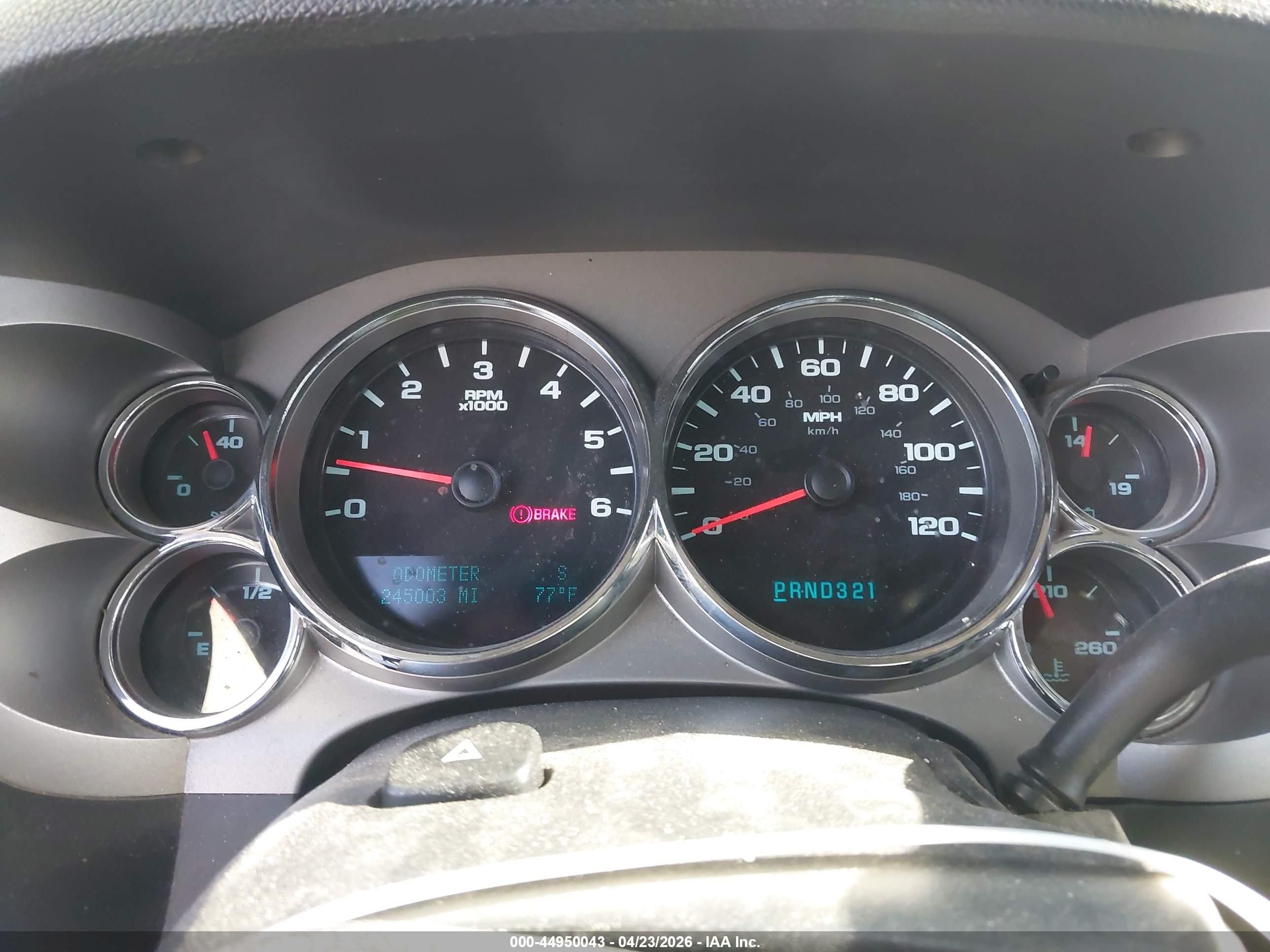 CHEVROLET SILVERADO image 7