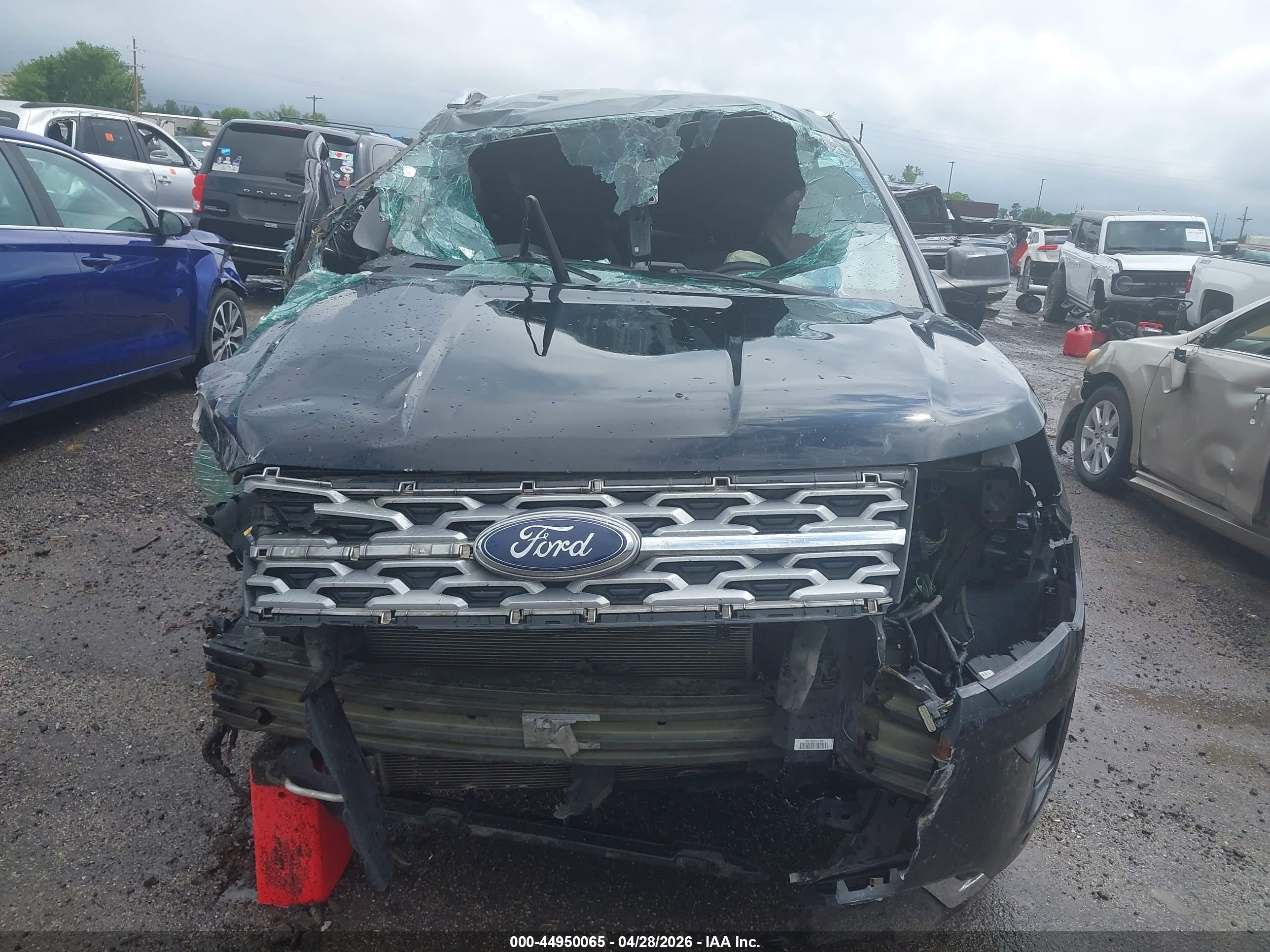 FORD EXPLORER image 6