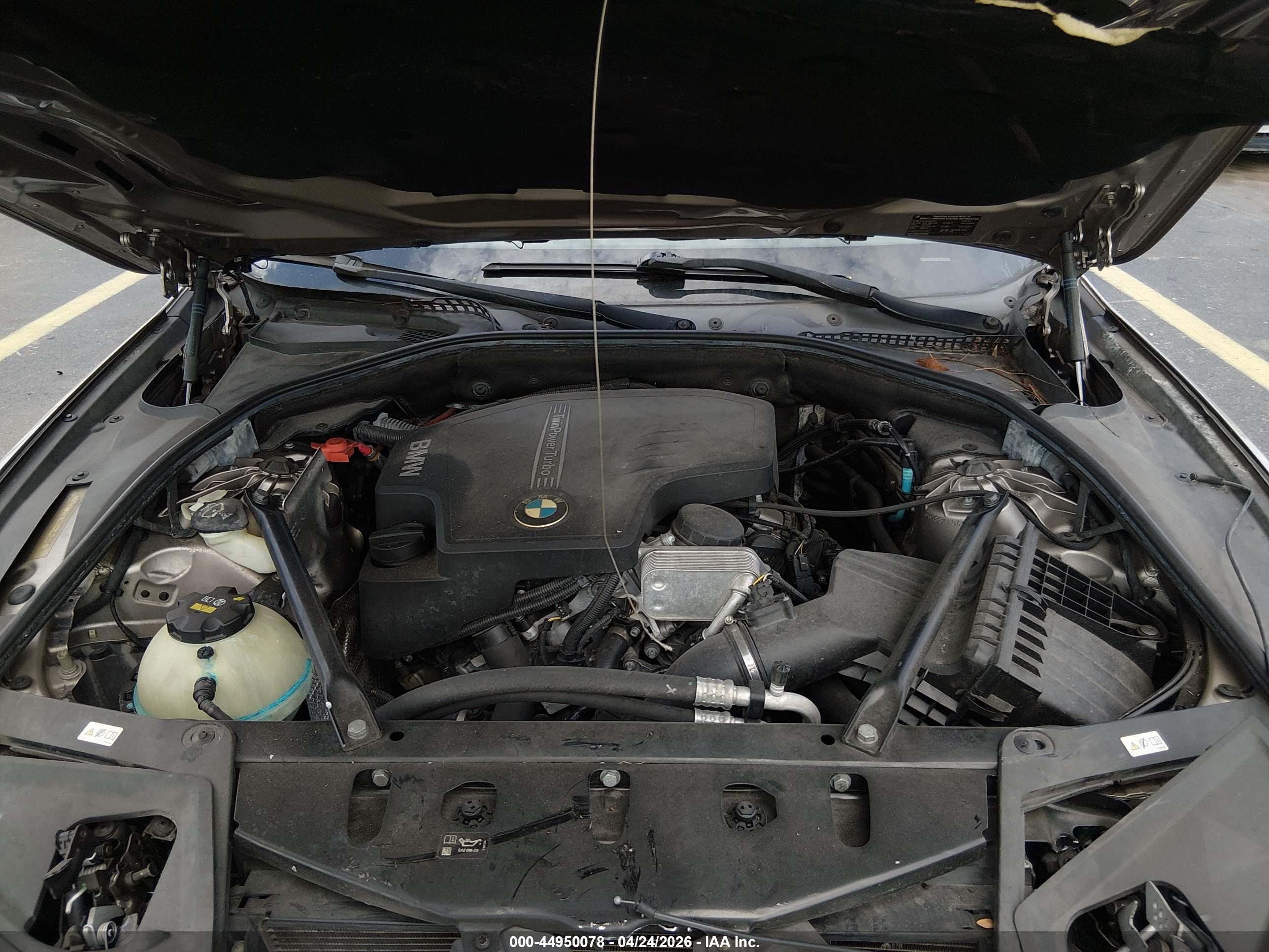 BMW 528I image 10