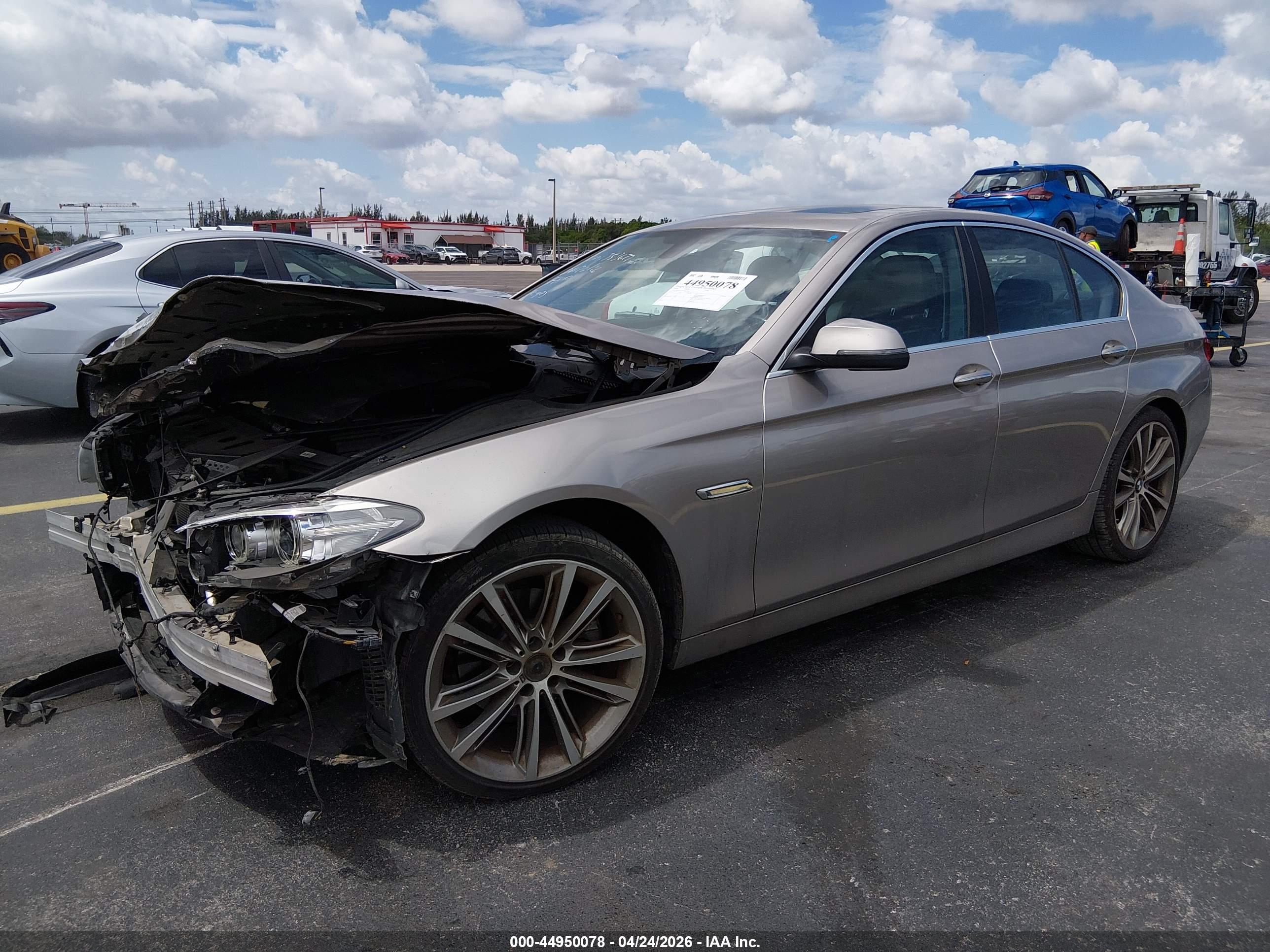 BMW 528I image 2