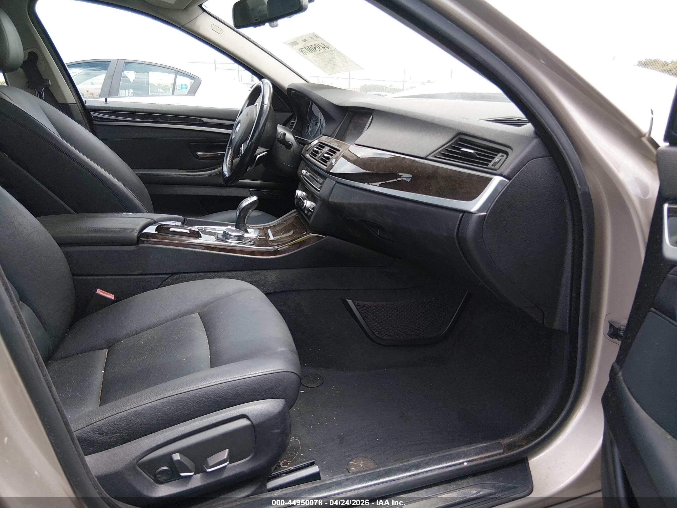 BMW 528I image 5