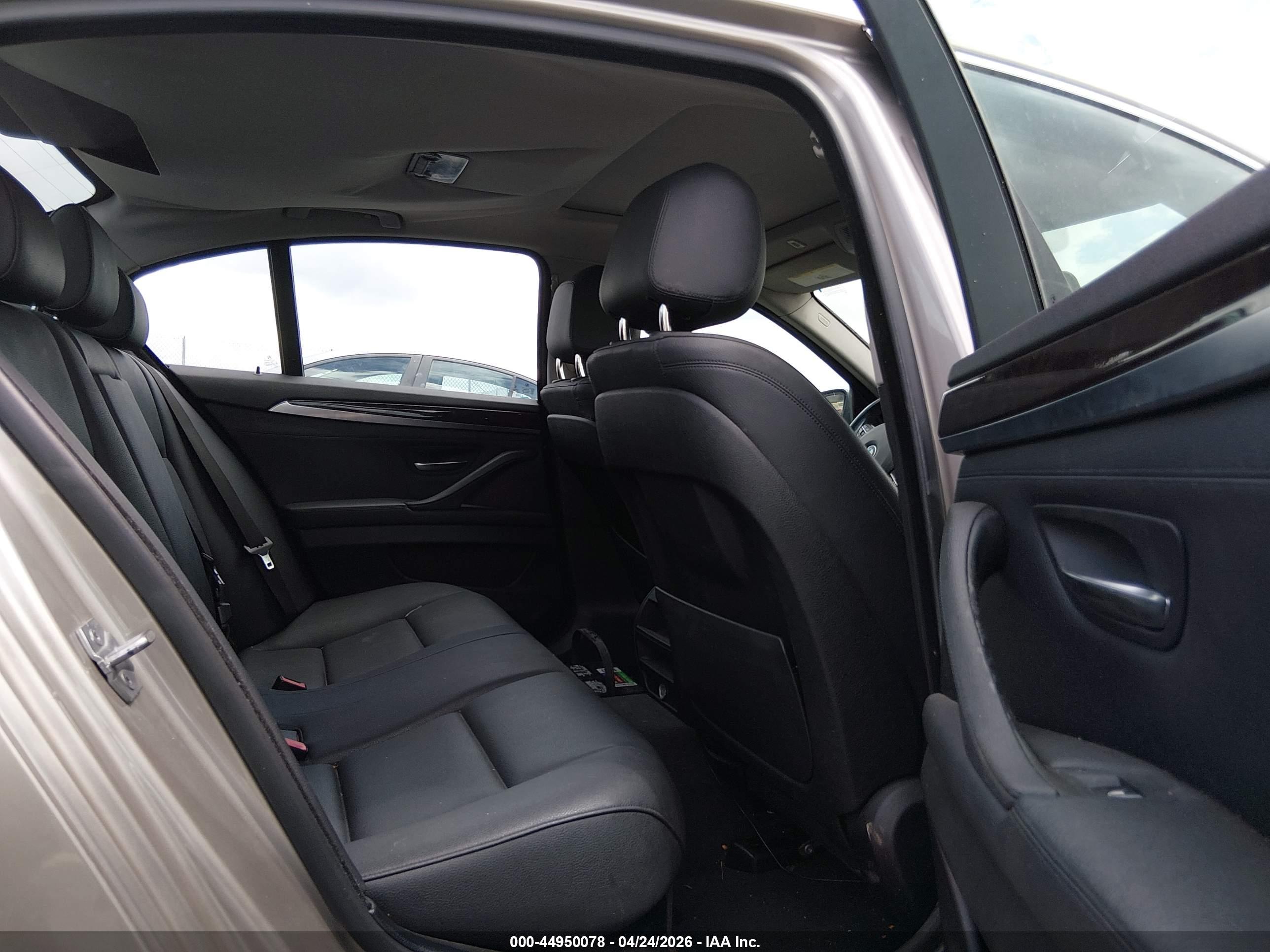 BMW 528I image 8