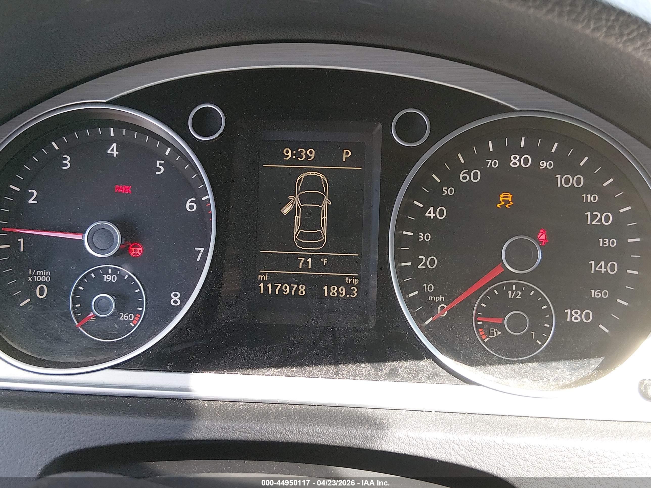 VOLKSWAGEN CC image 7
