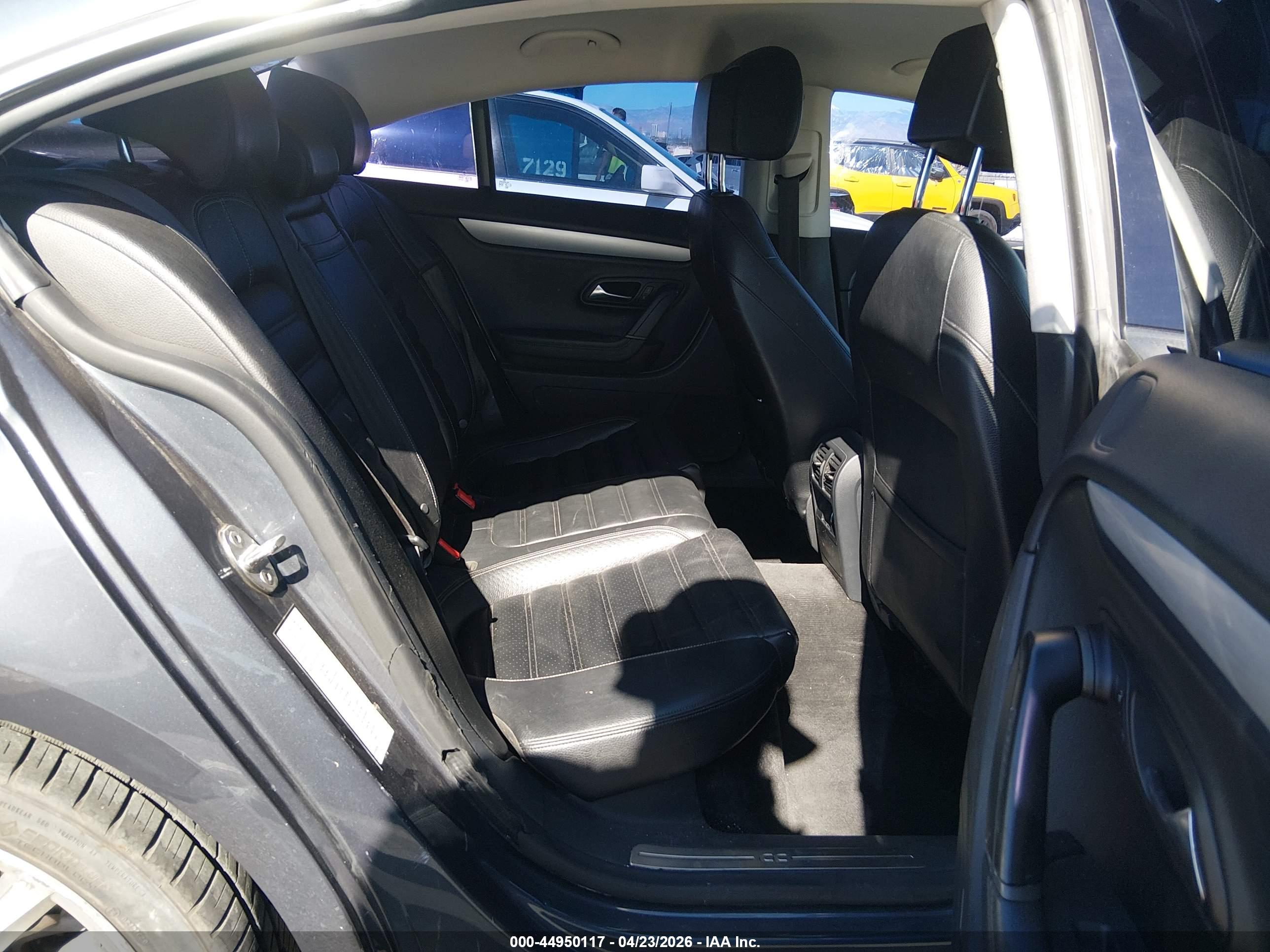 VOLKSWAGEN CC image 8