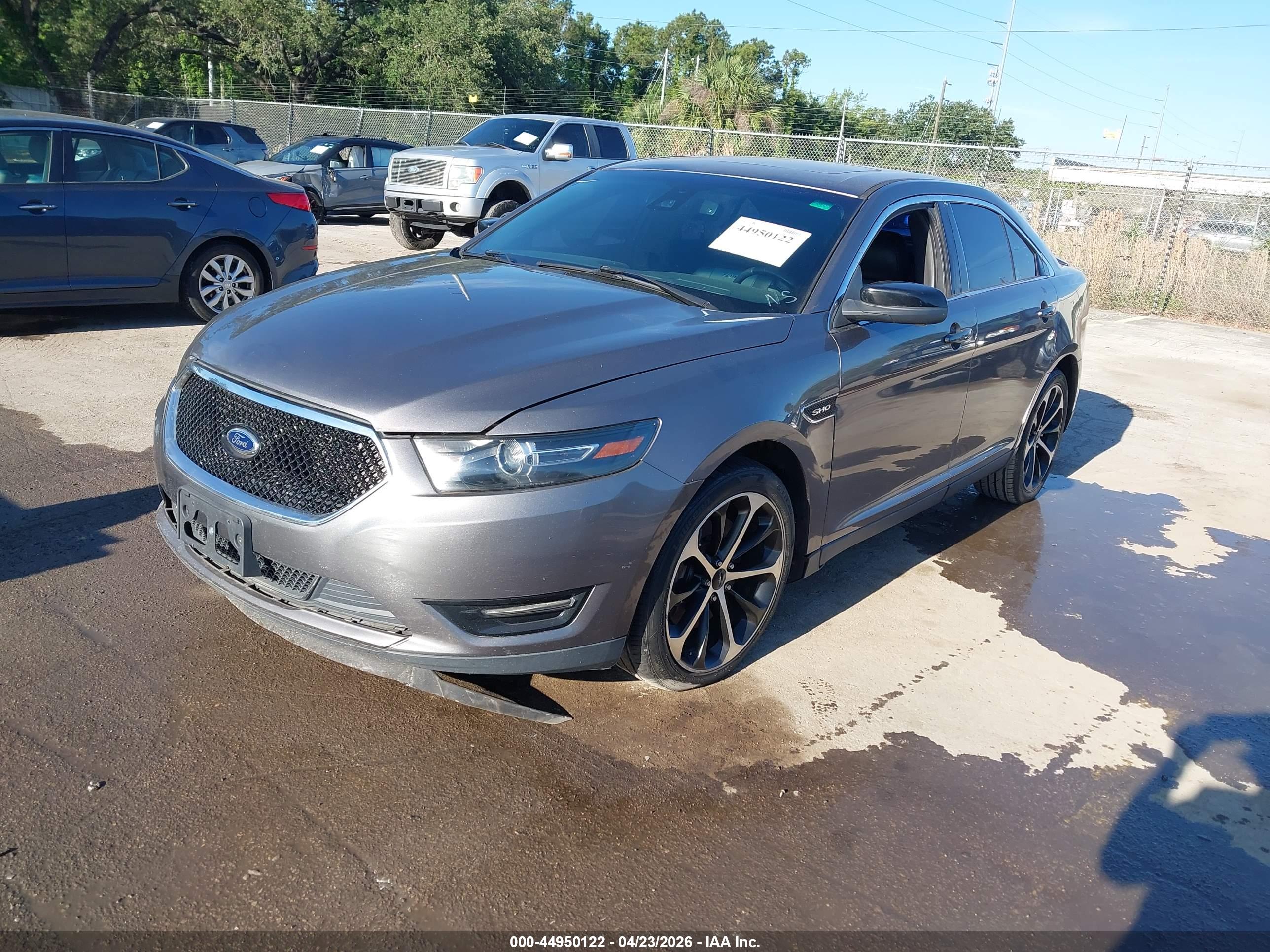FORD TAURUS image 2