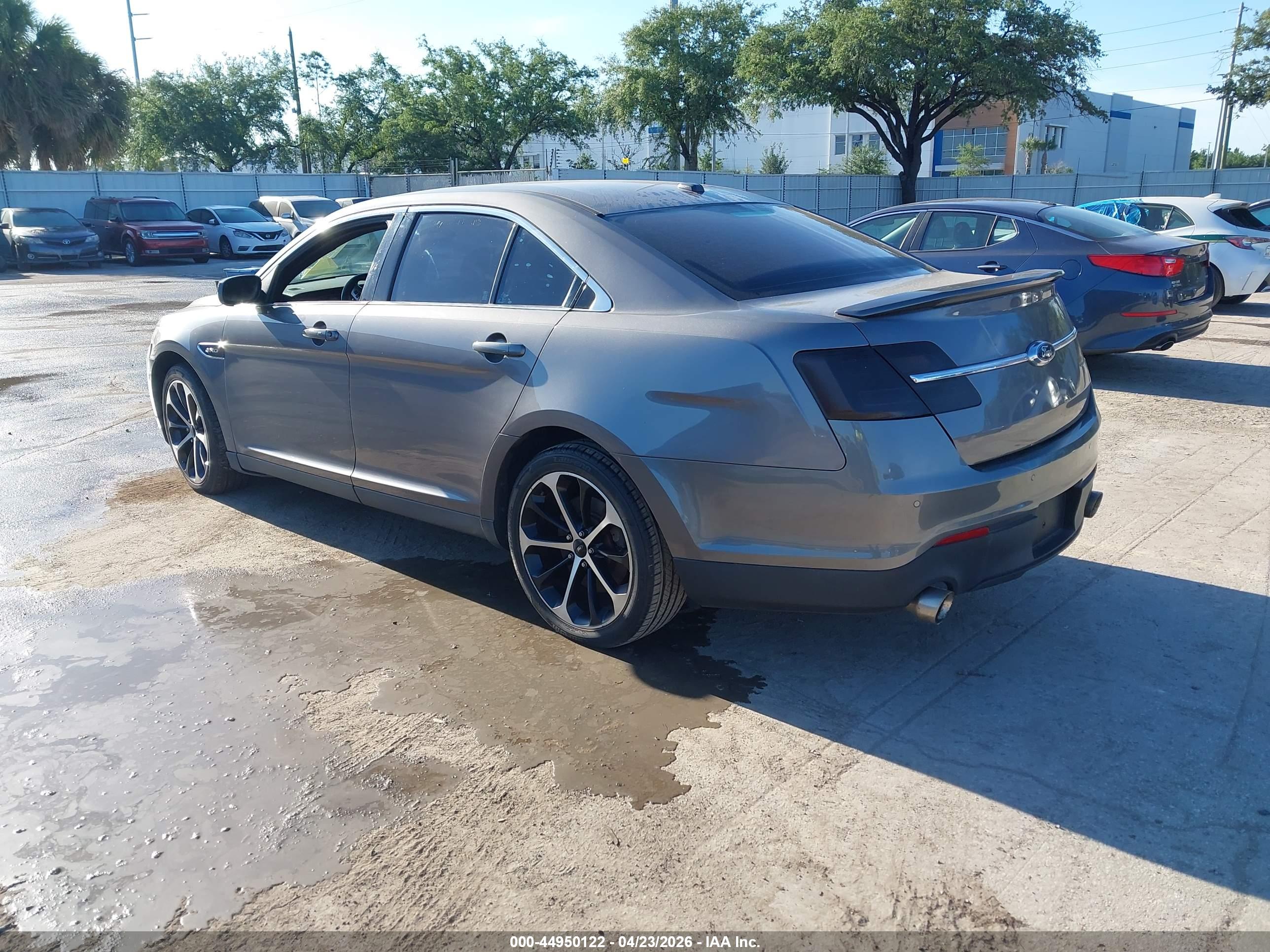 FORD TAURUS image 3