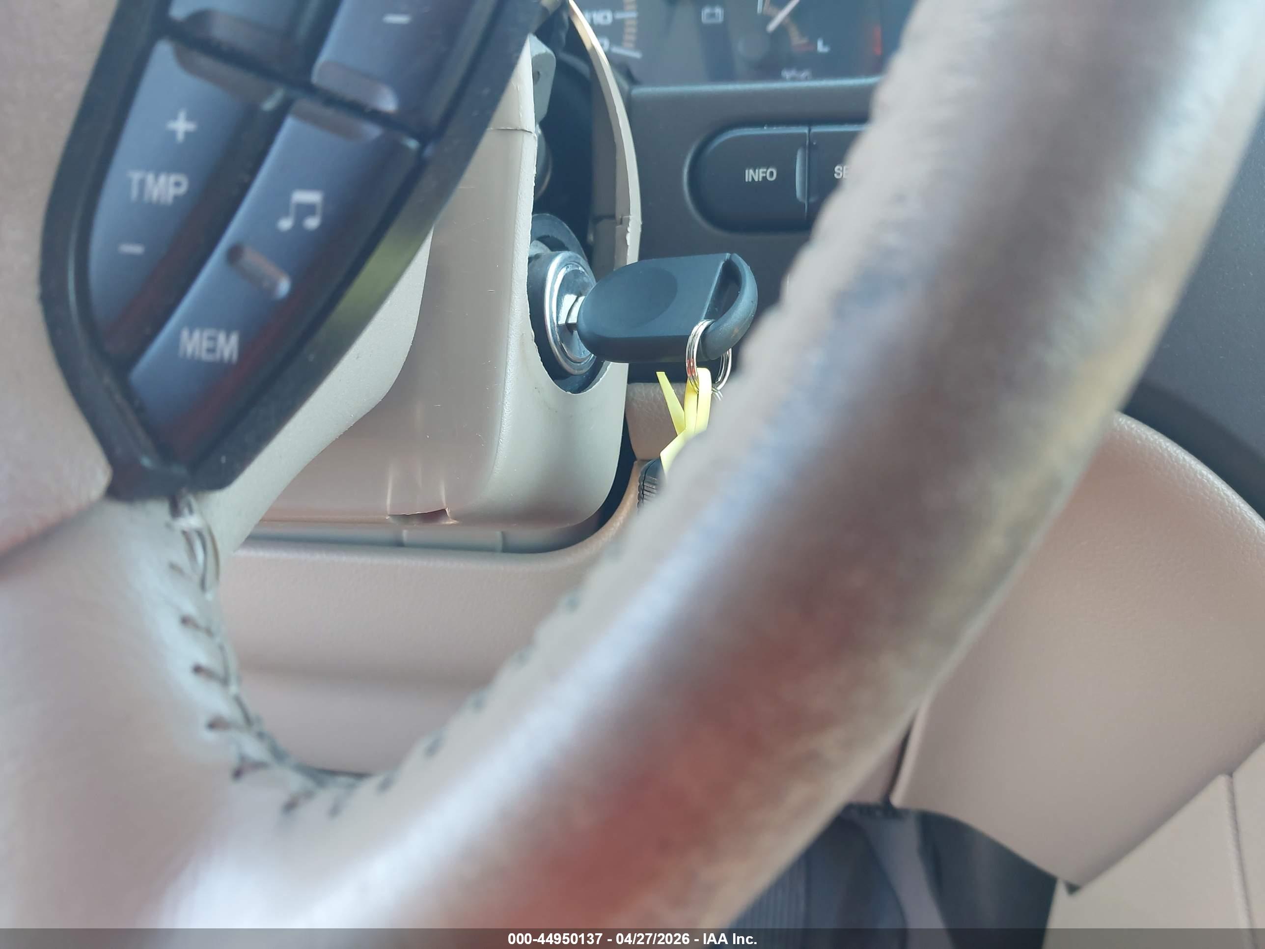 FORD EXPEDITION image 11