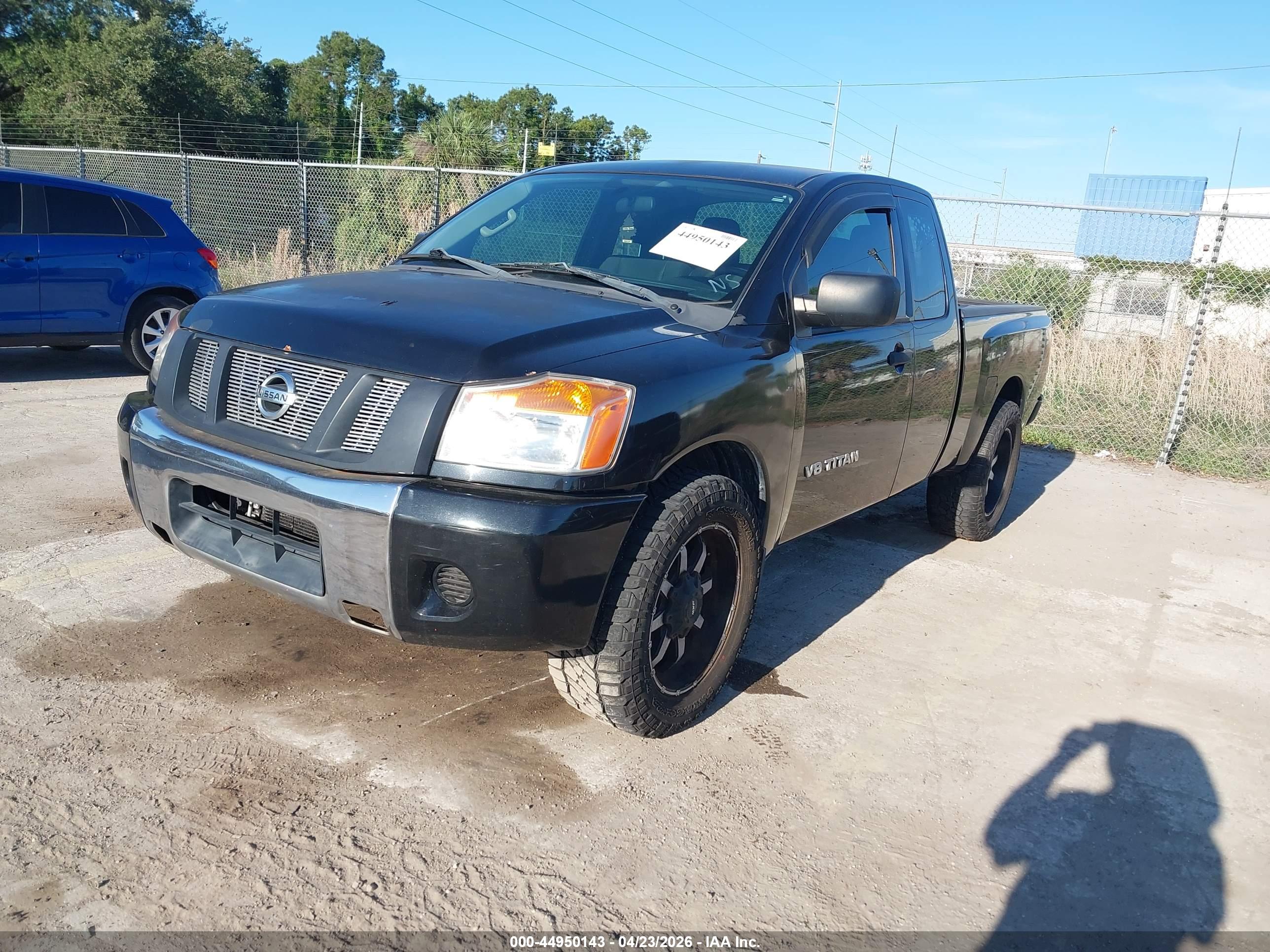 NISSAN TITAN image 2