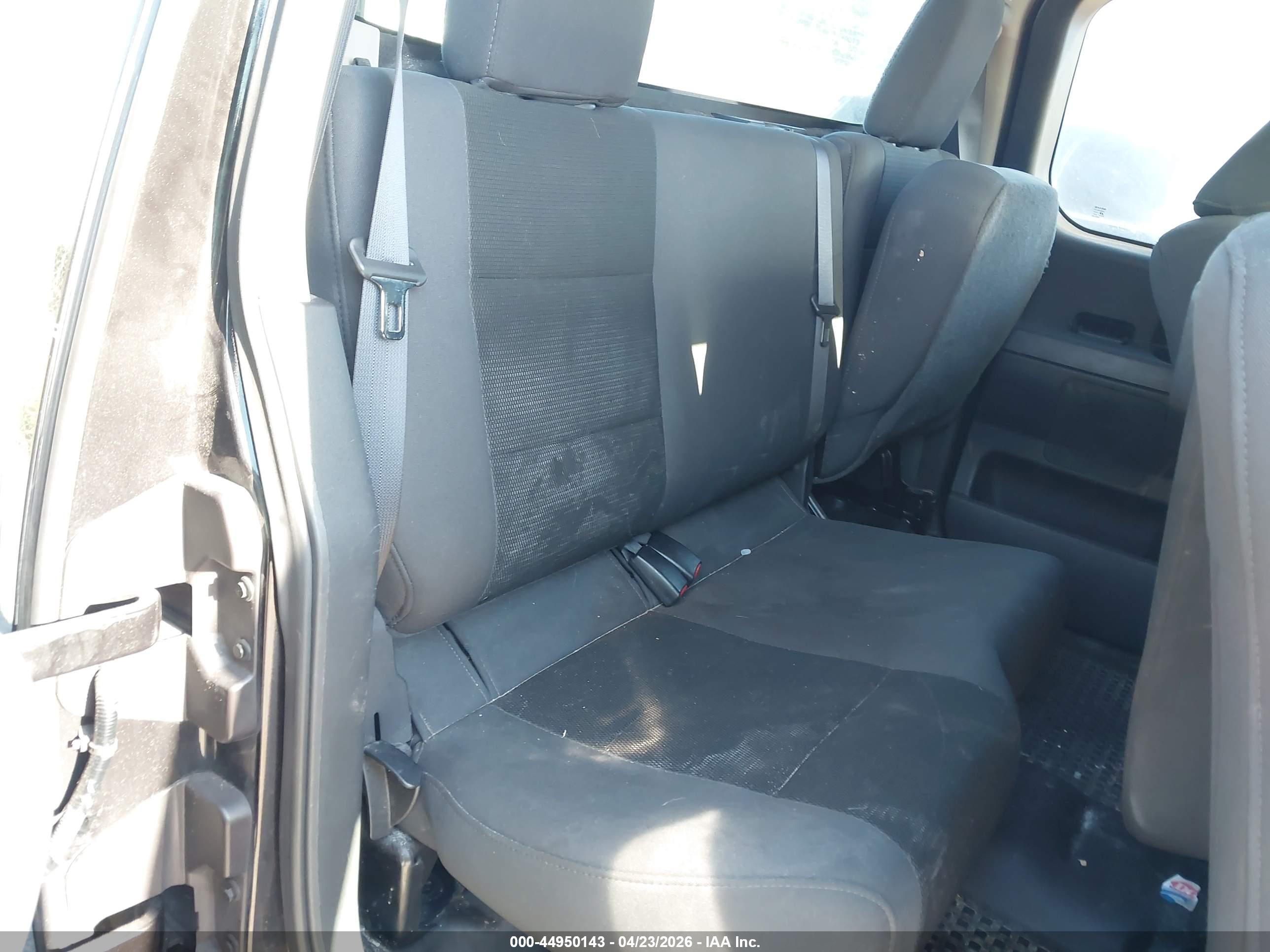 NISSAN TITAN image 8