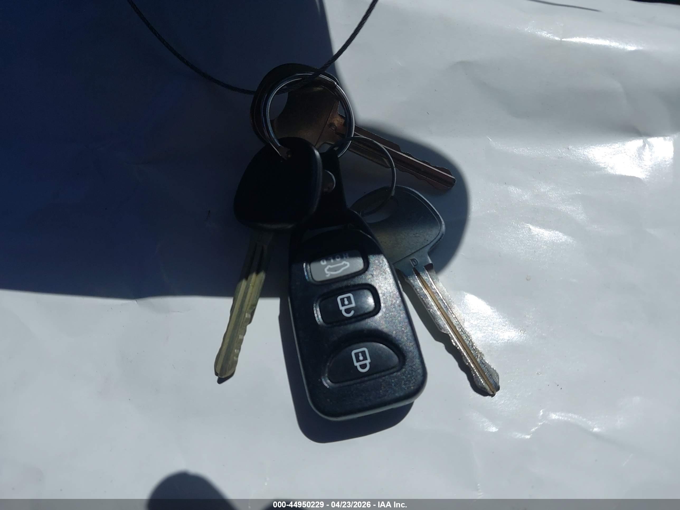 HYUNDAI ELANTRA image 11