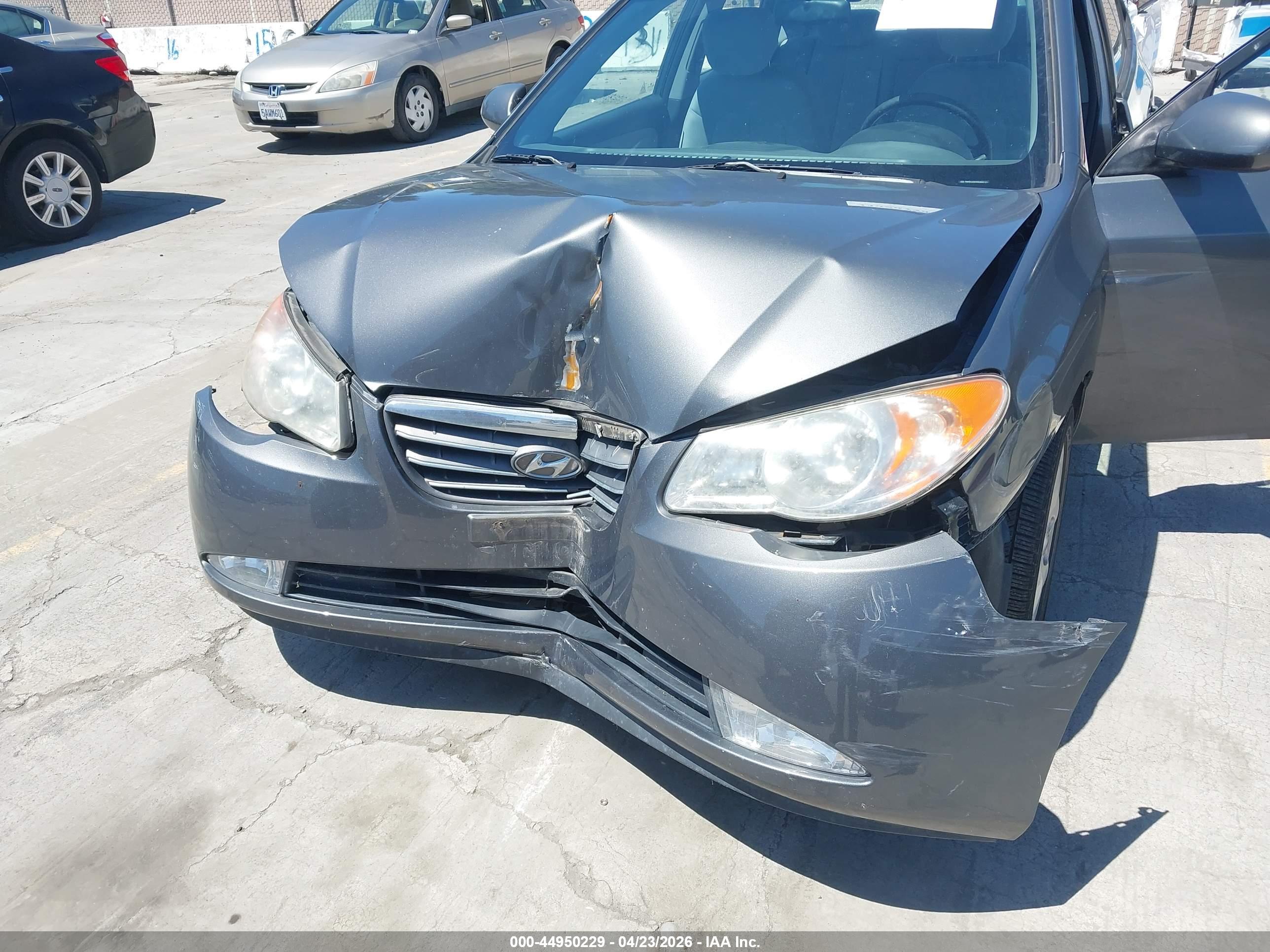 HYUNDAI ELANTRA image 6