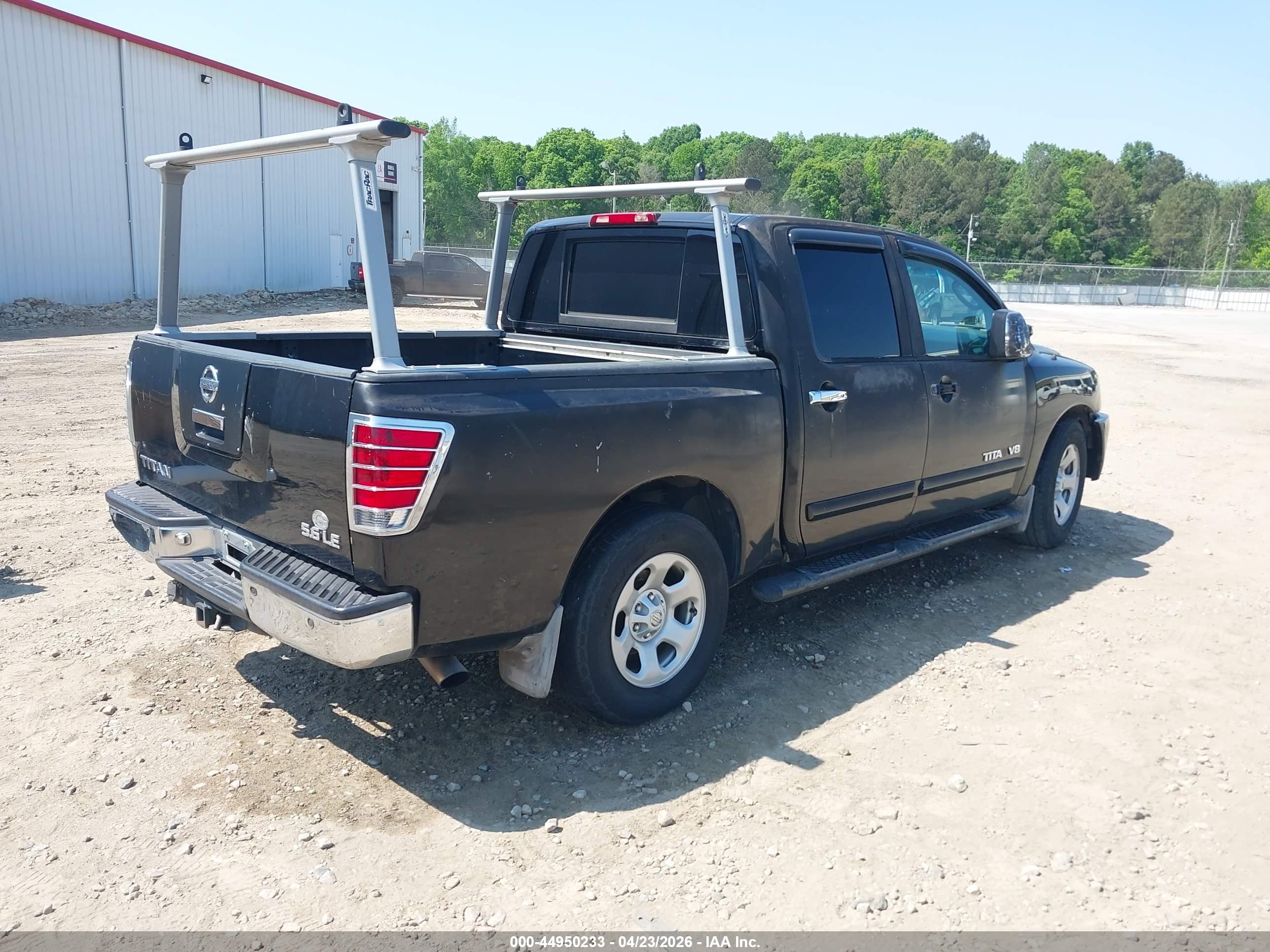 NISSAN TITAN image 4