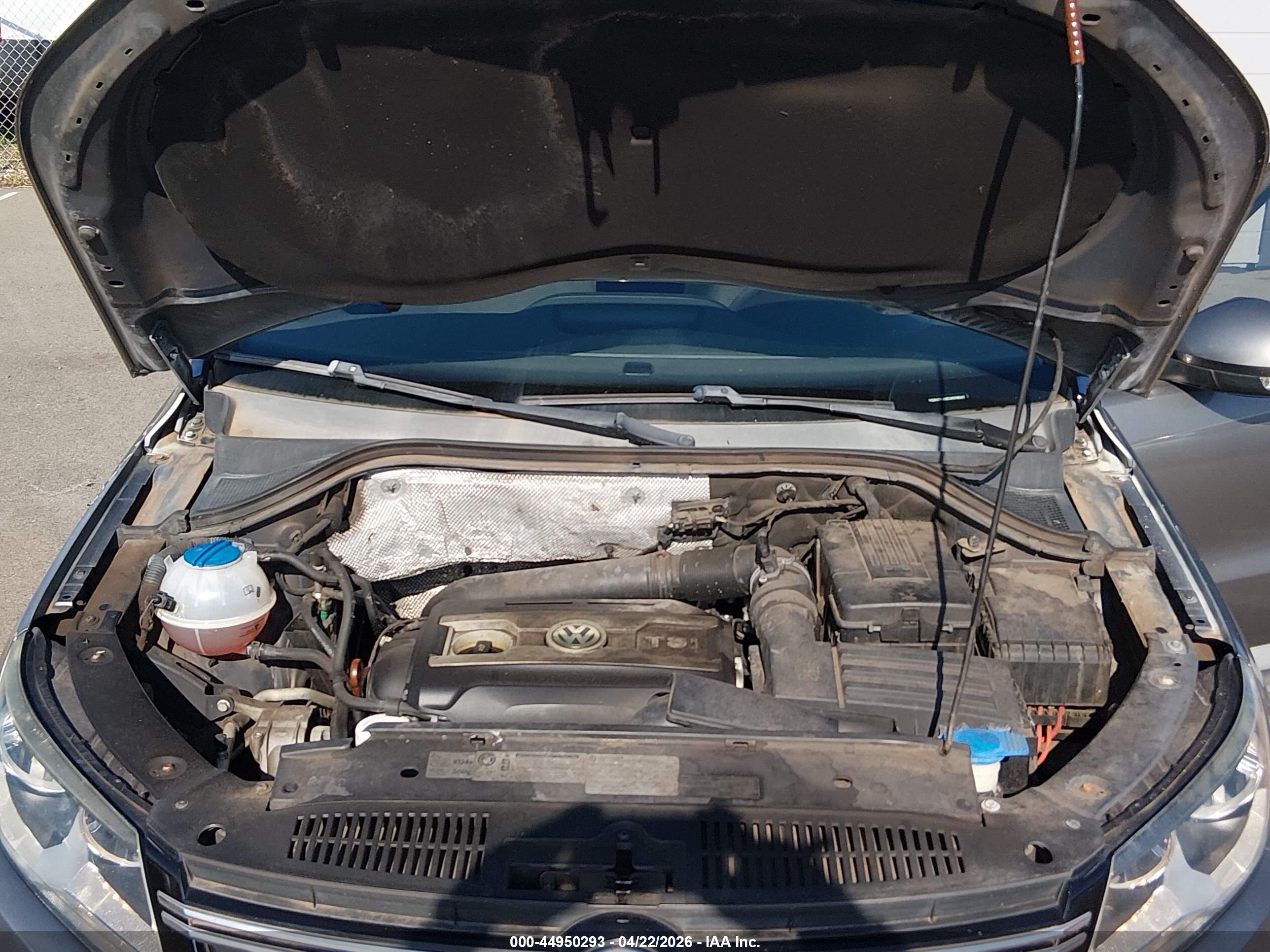 VOLKSWAGEN TIGUAN image 10