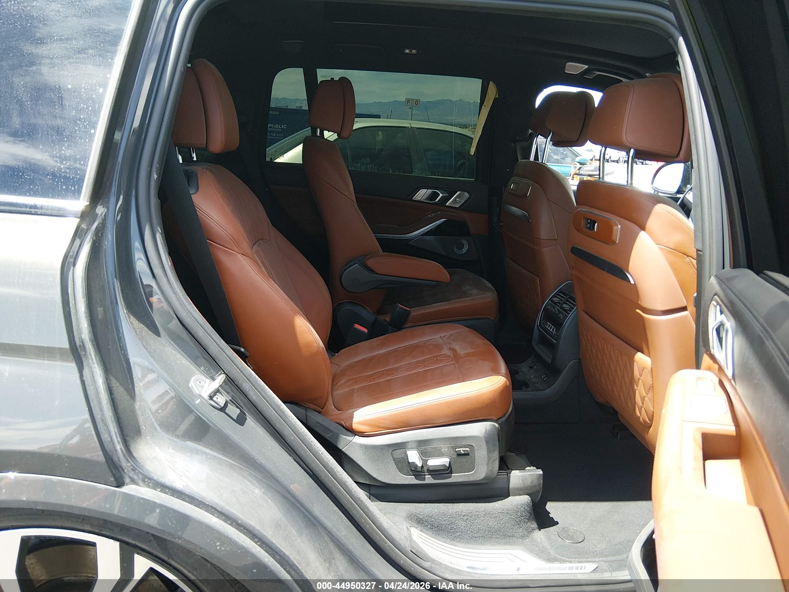 BMW X7 image 8