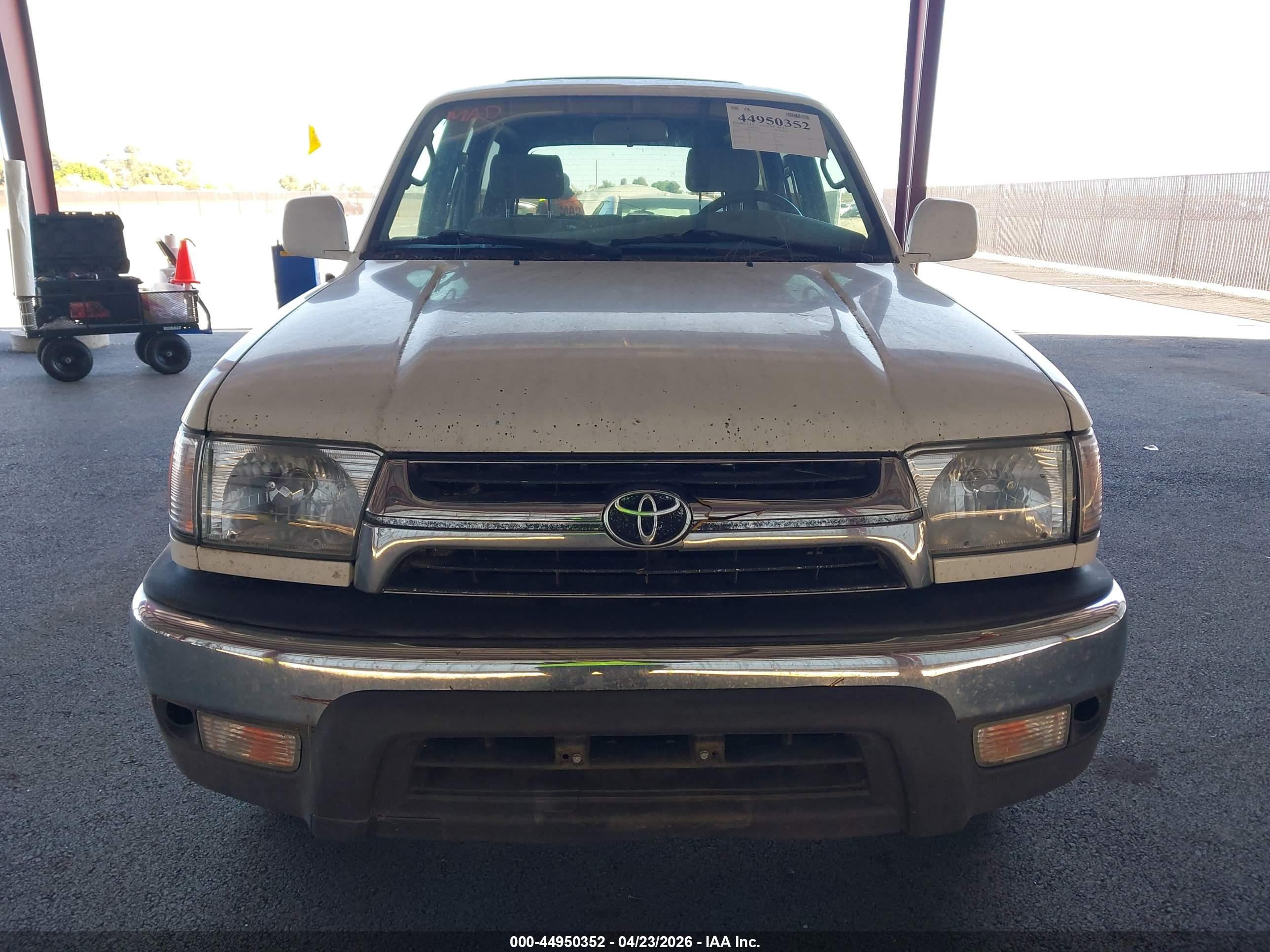 TOYOTA 4RUNNER image 6