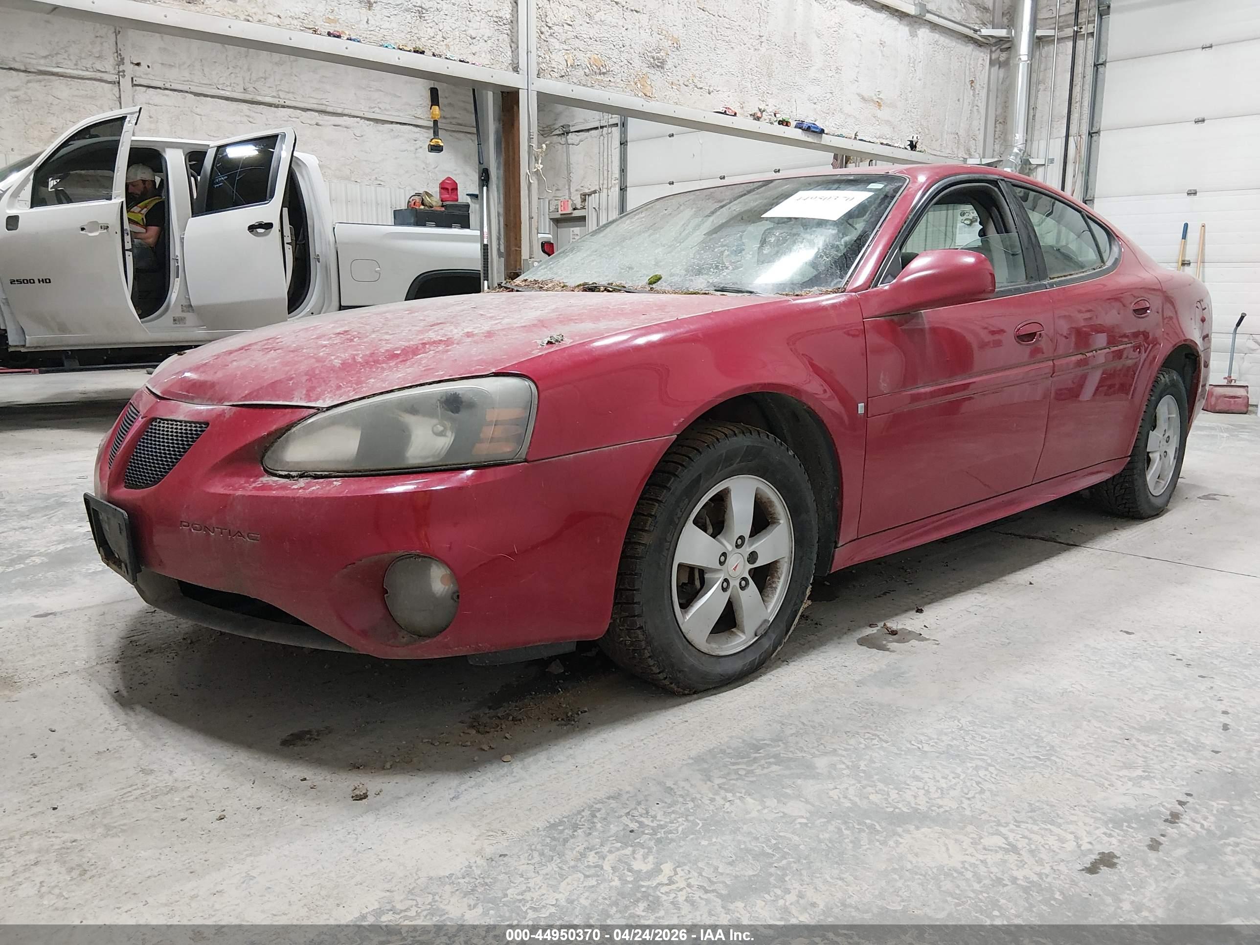 PONTIAC GRAND image 2