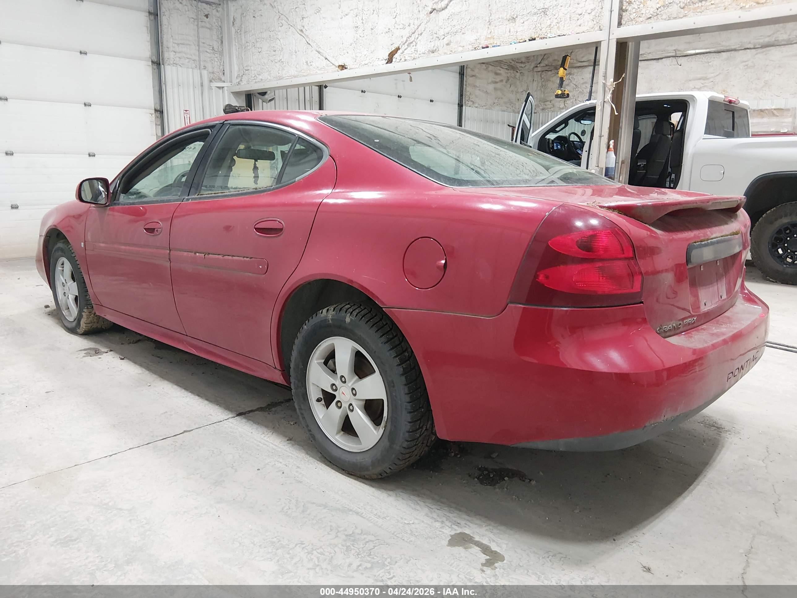 PONTIAC GRAND image 3