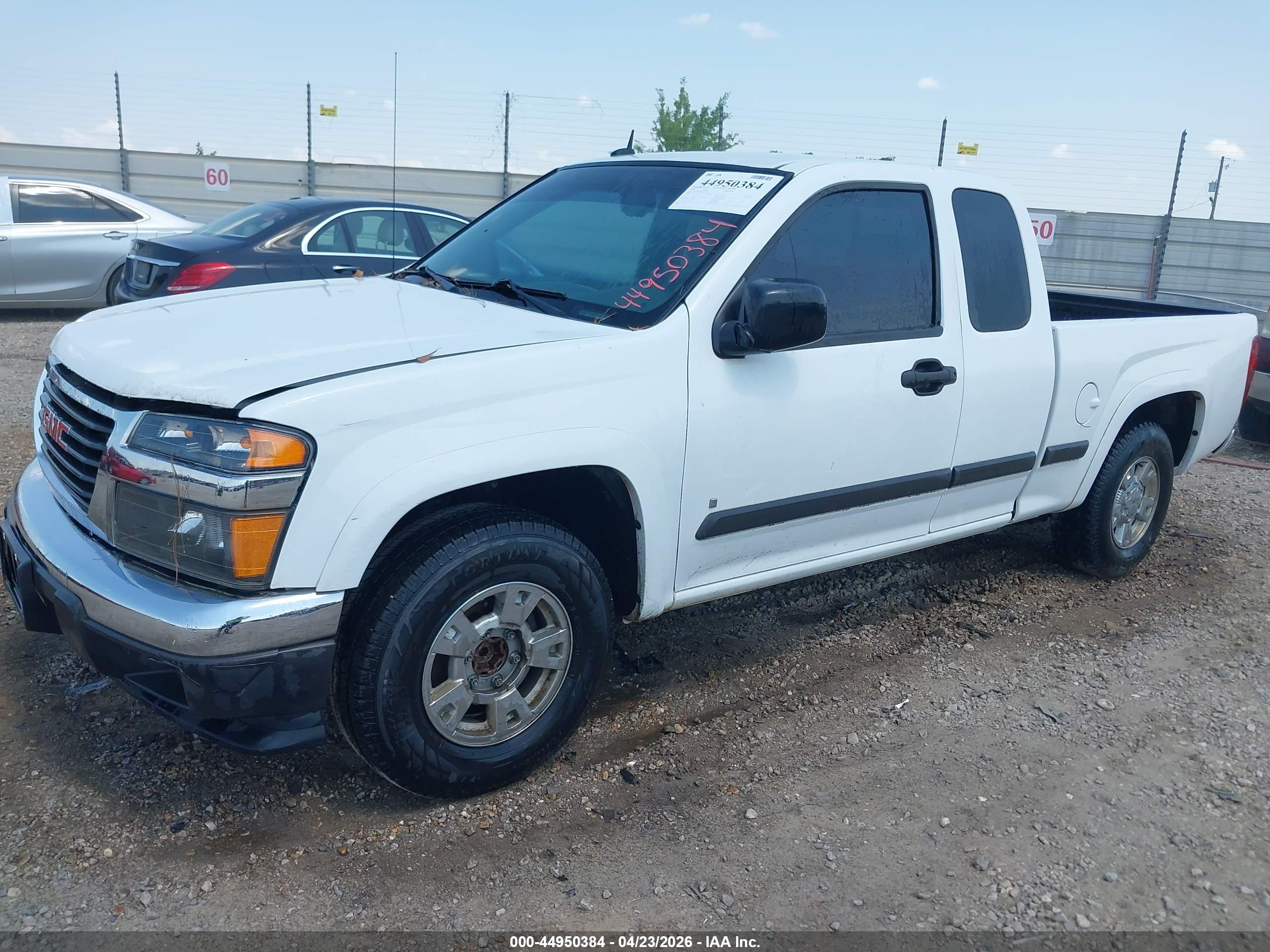 GMC CANYON image 2