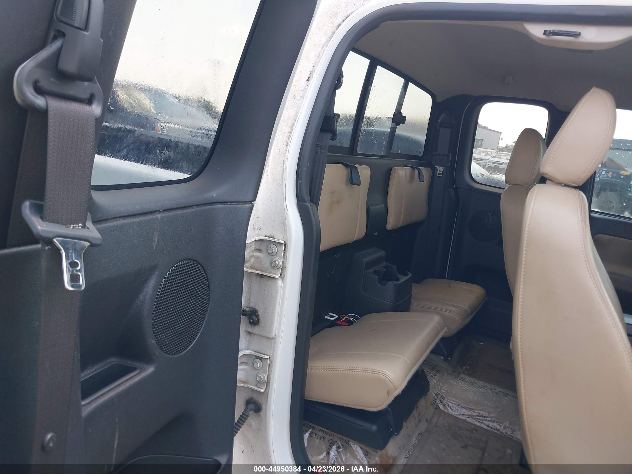 GMC CANYON image 8