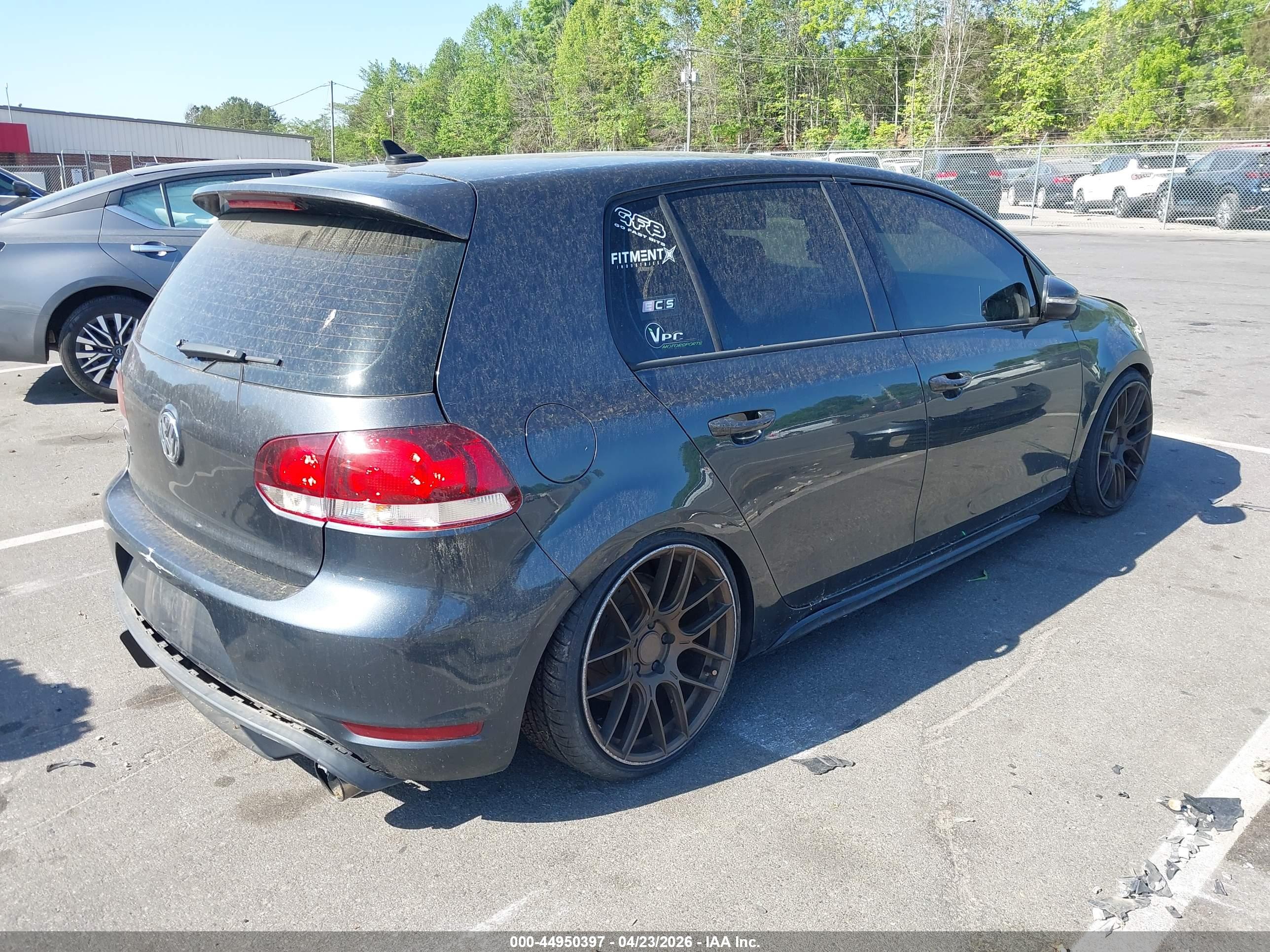 VOLKSWAGEN GTI image 4