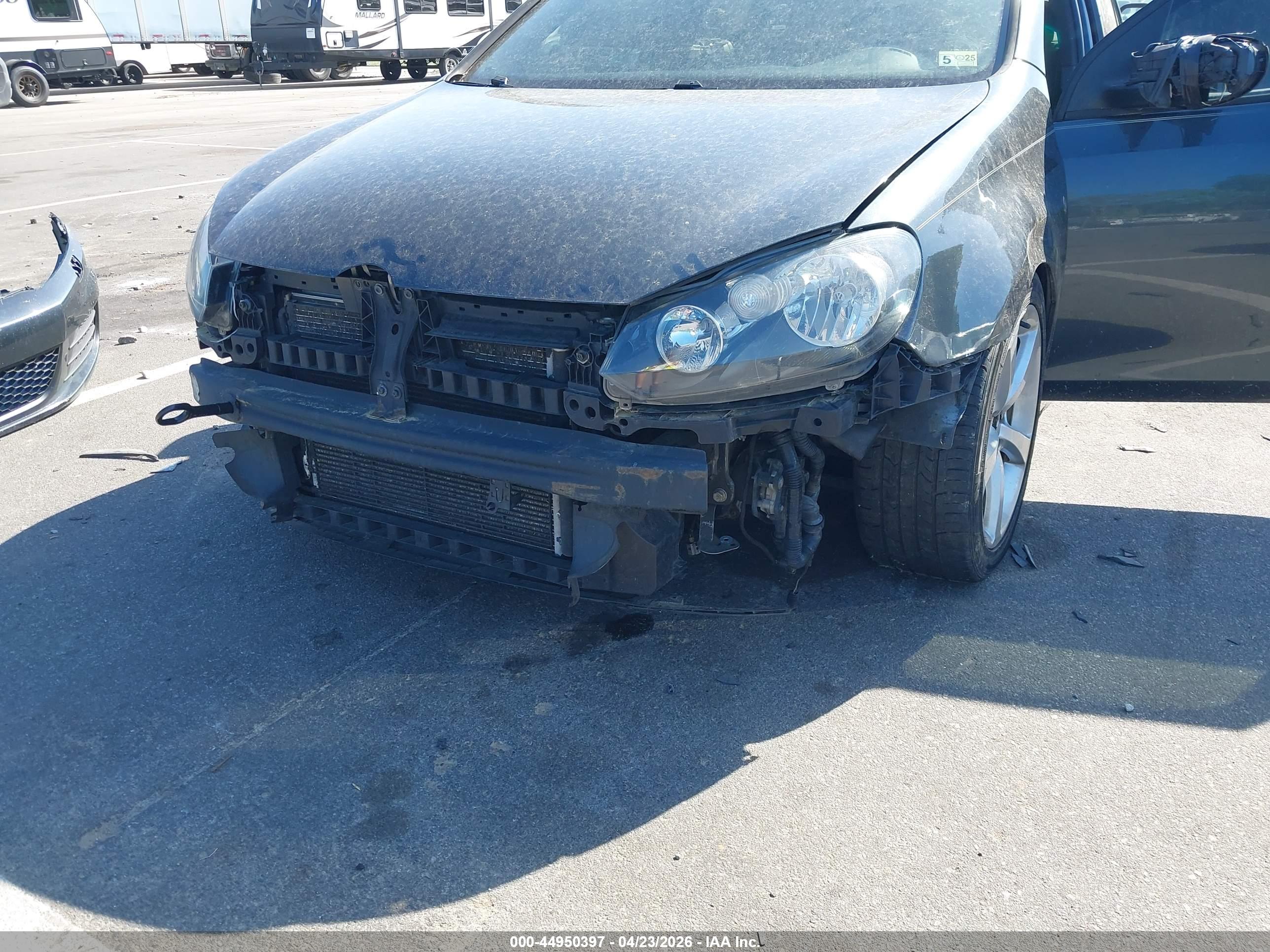 VOLKSWAGEN GTI image 6