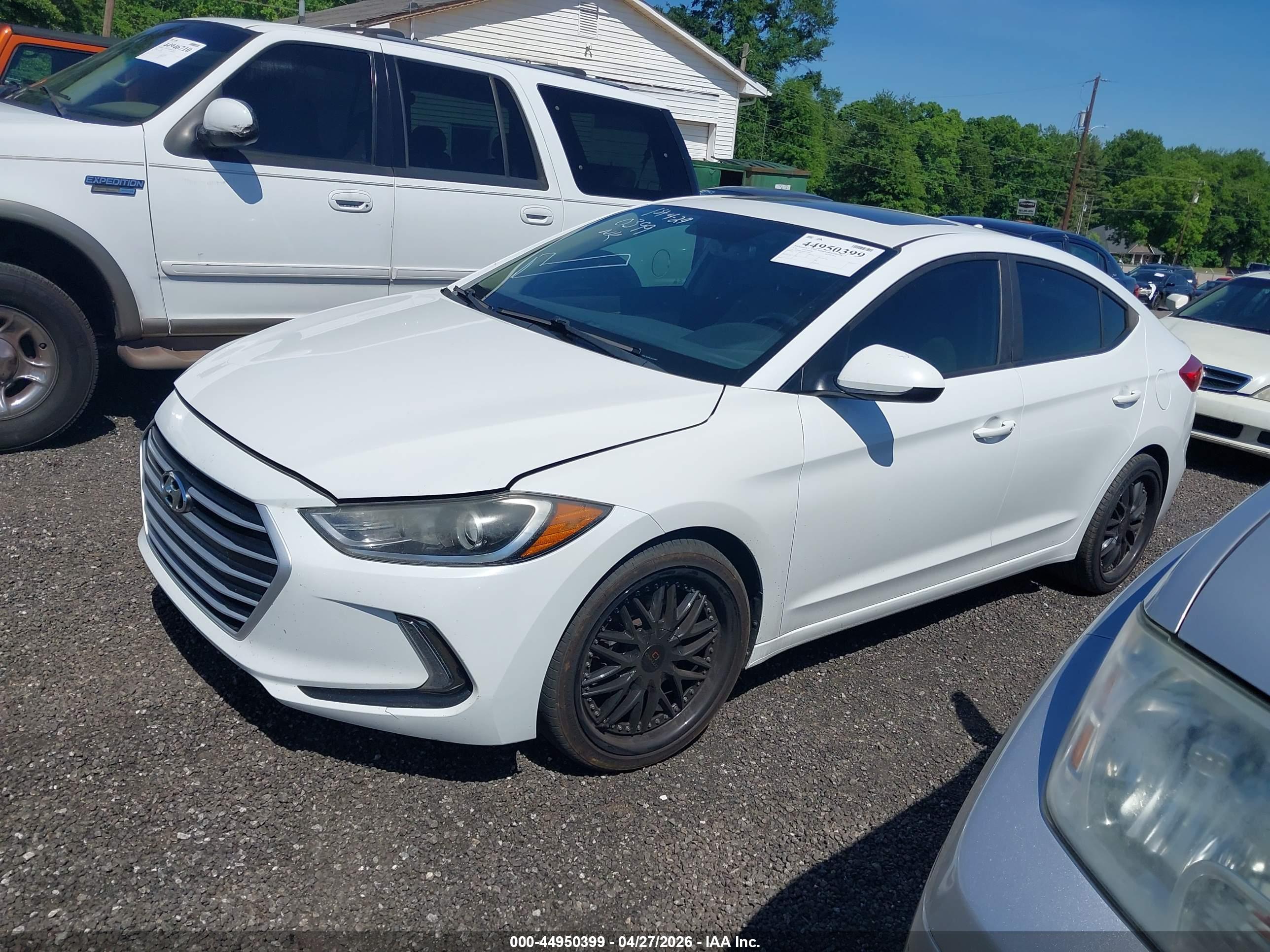 HYUNDAI ELANTRA image 2