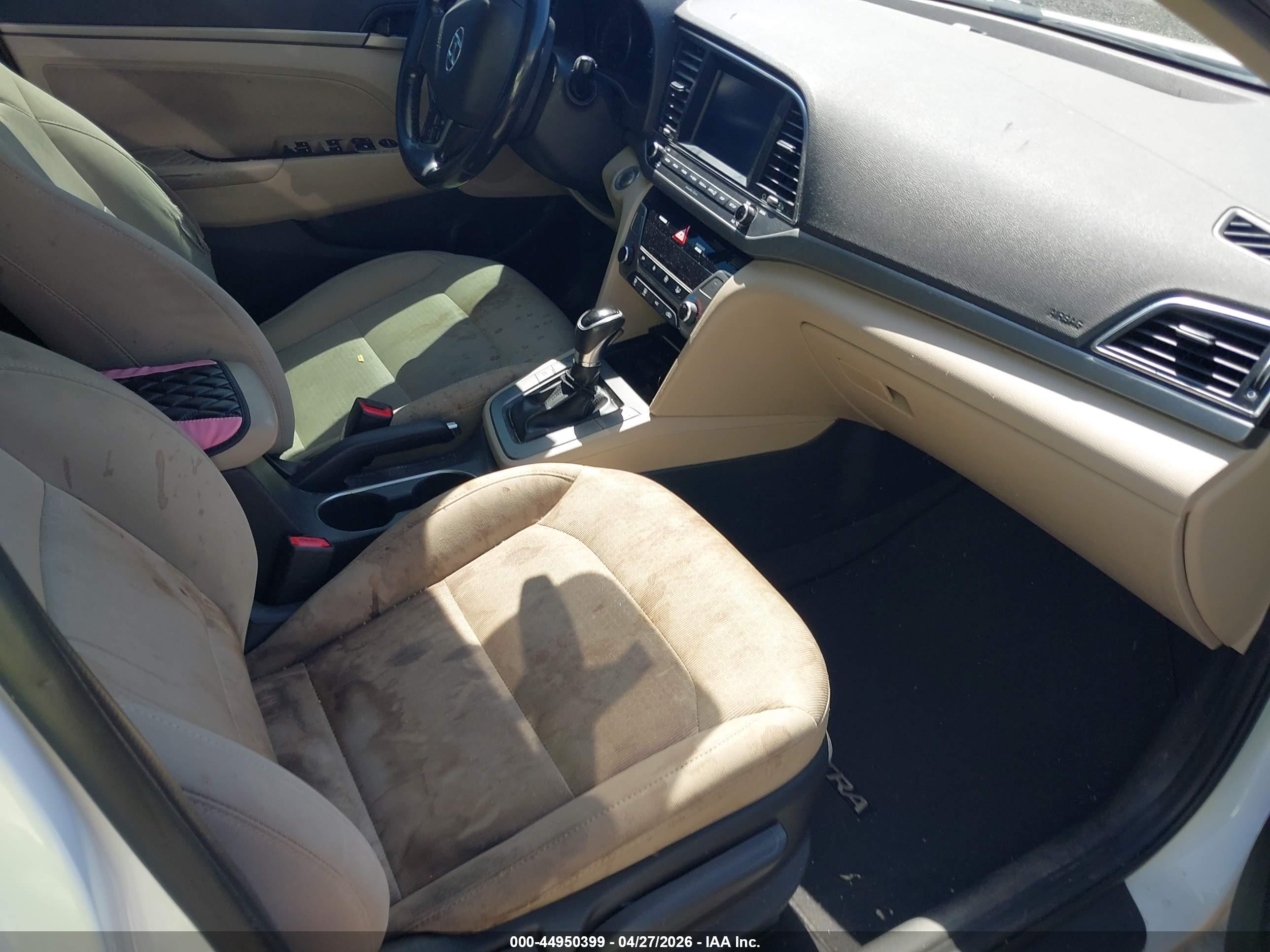HYUNDAI ELANTRA image 5