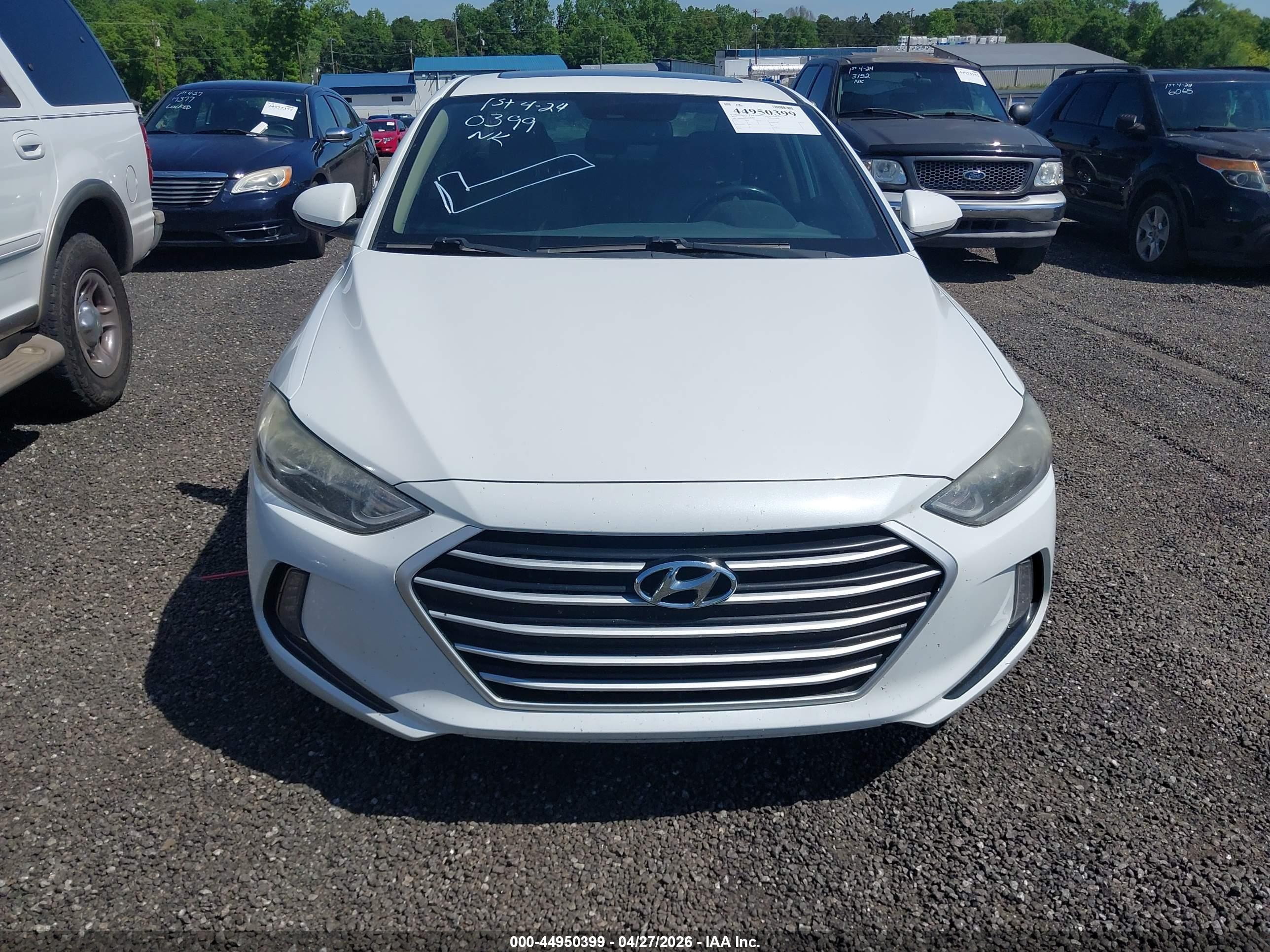 HYUNDAI ELANTRA image 6