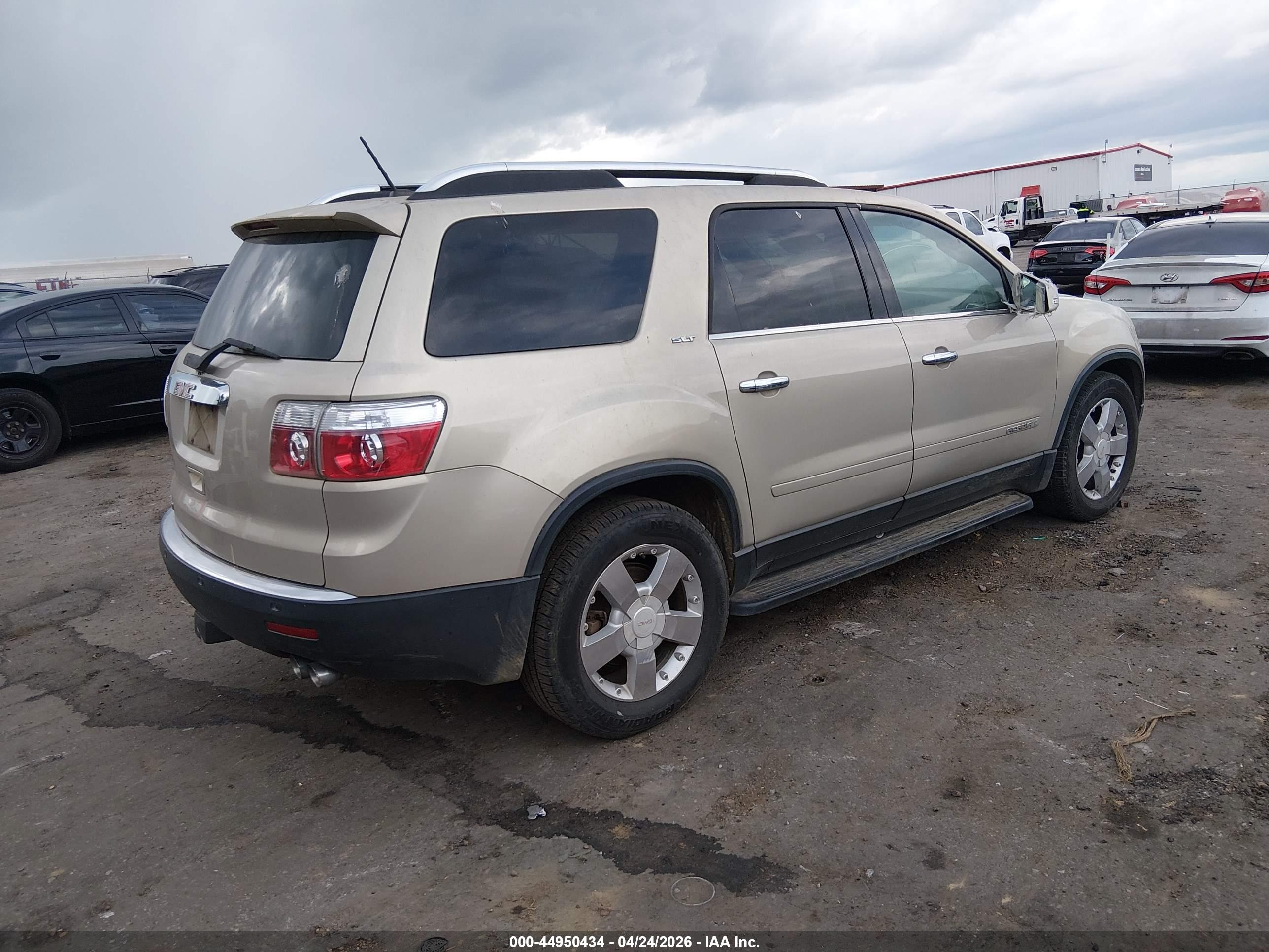 GMC ACADIA image 4