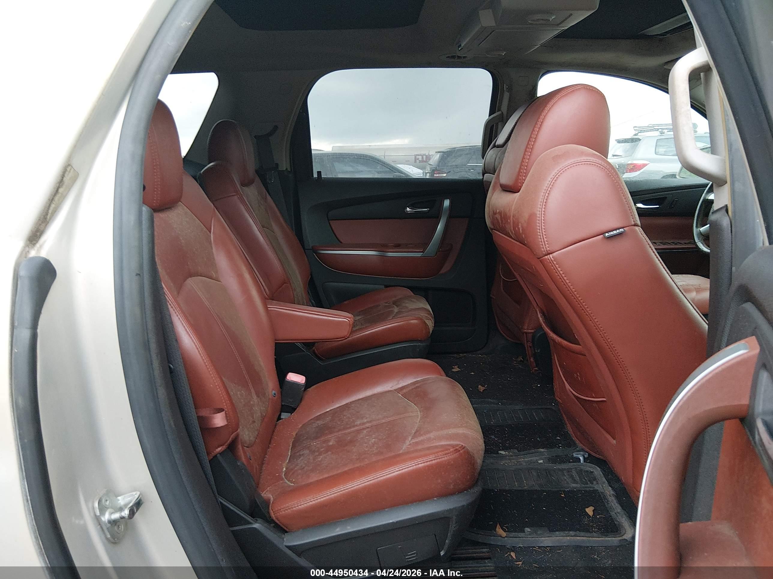 GMC ACADIA image 8
