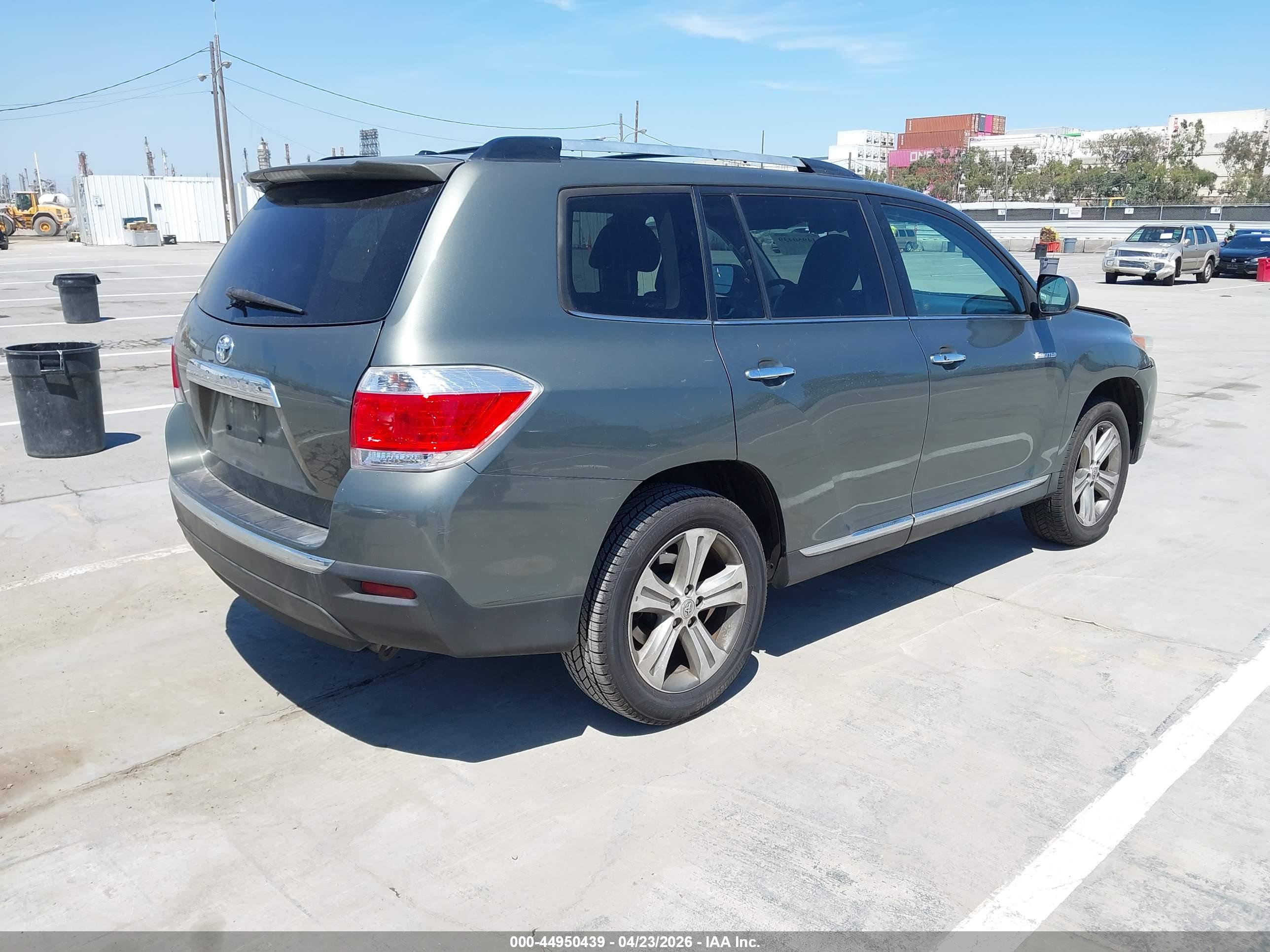 TOYOTA HIGHLANDER image 4
