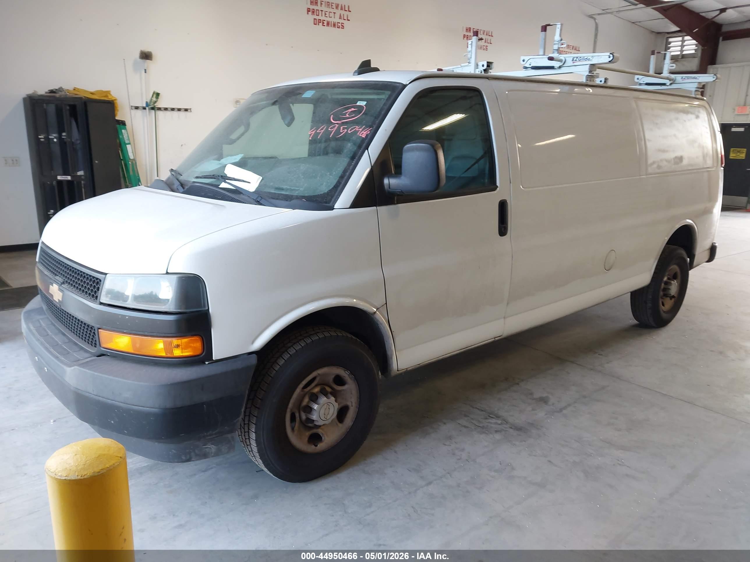 CHEVROLET EXPRESS image 2