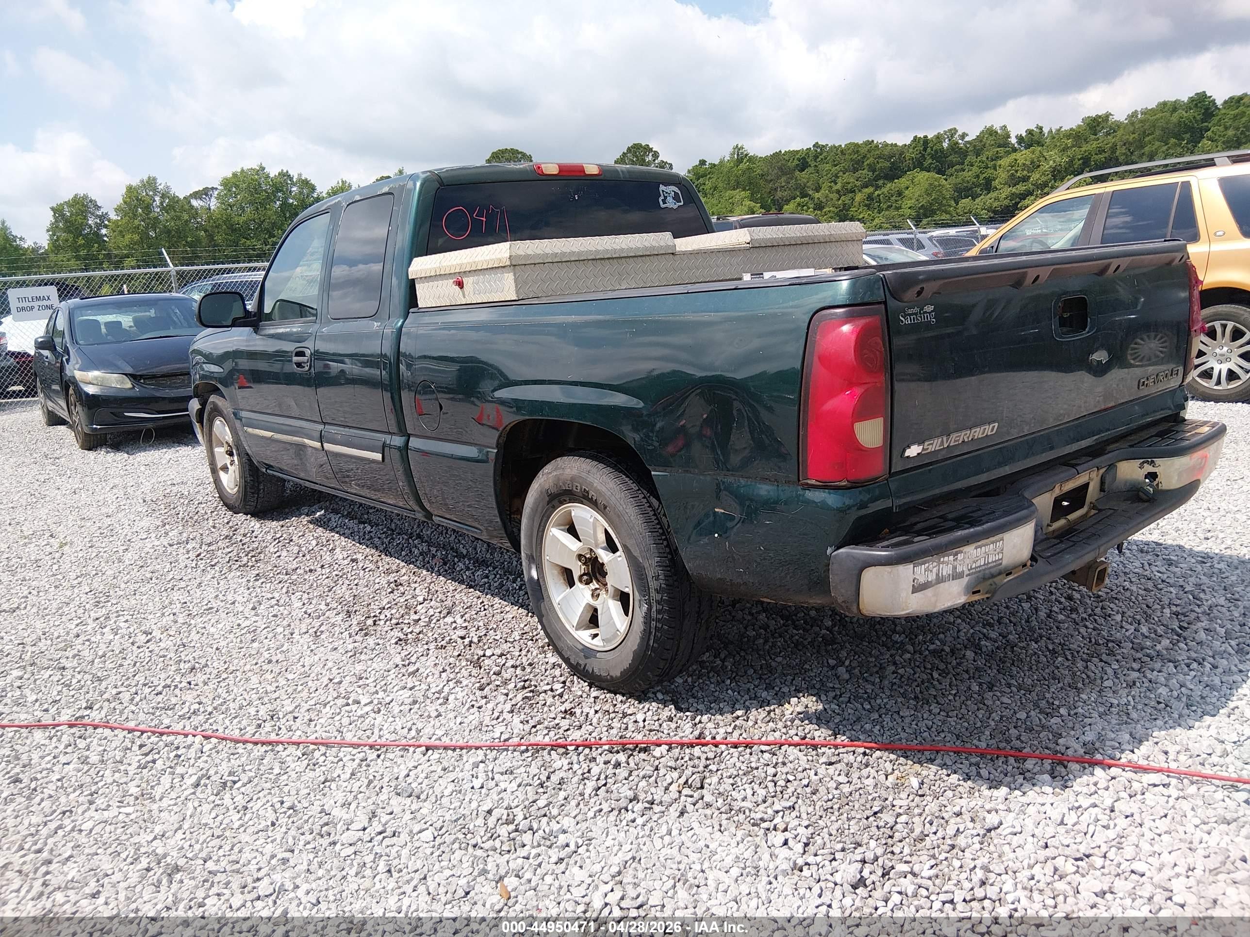 CHEVROLET SILVERADO image 3