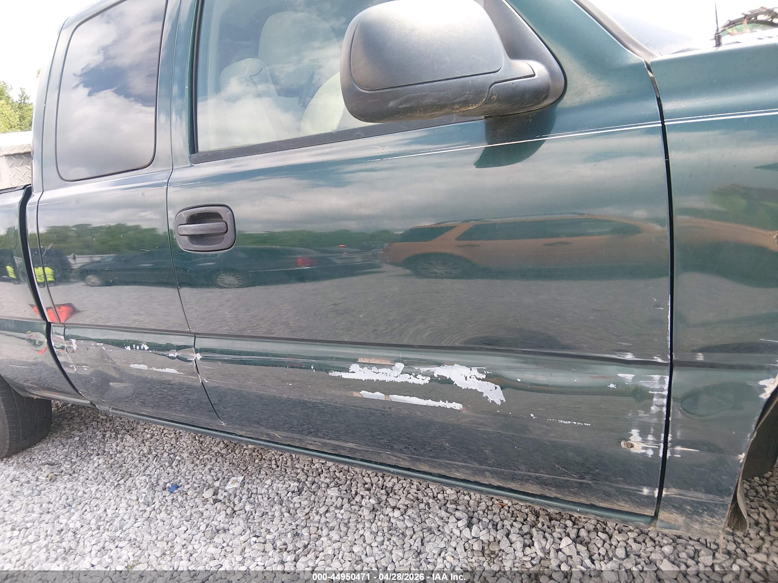 CHEVROLET SILVERADO image 6