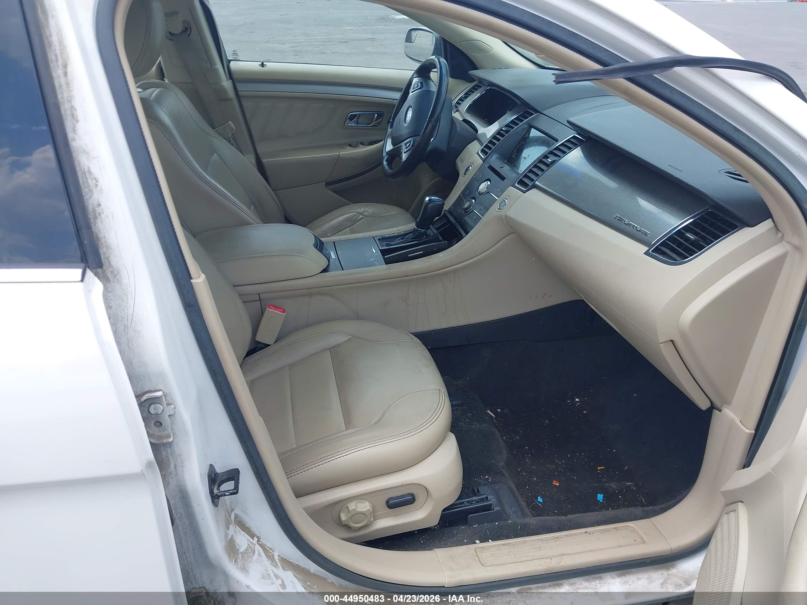 FORD TAURUS image 5