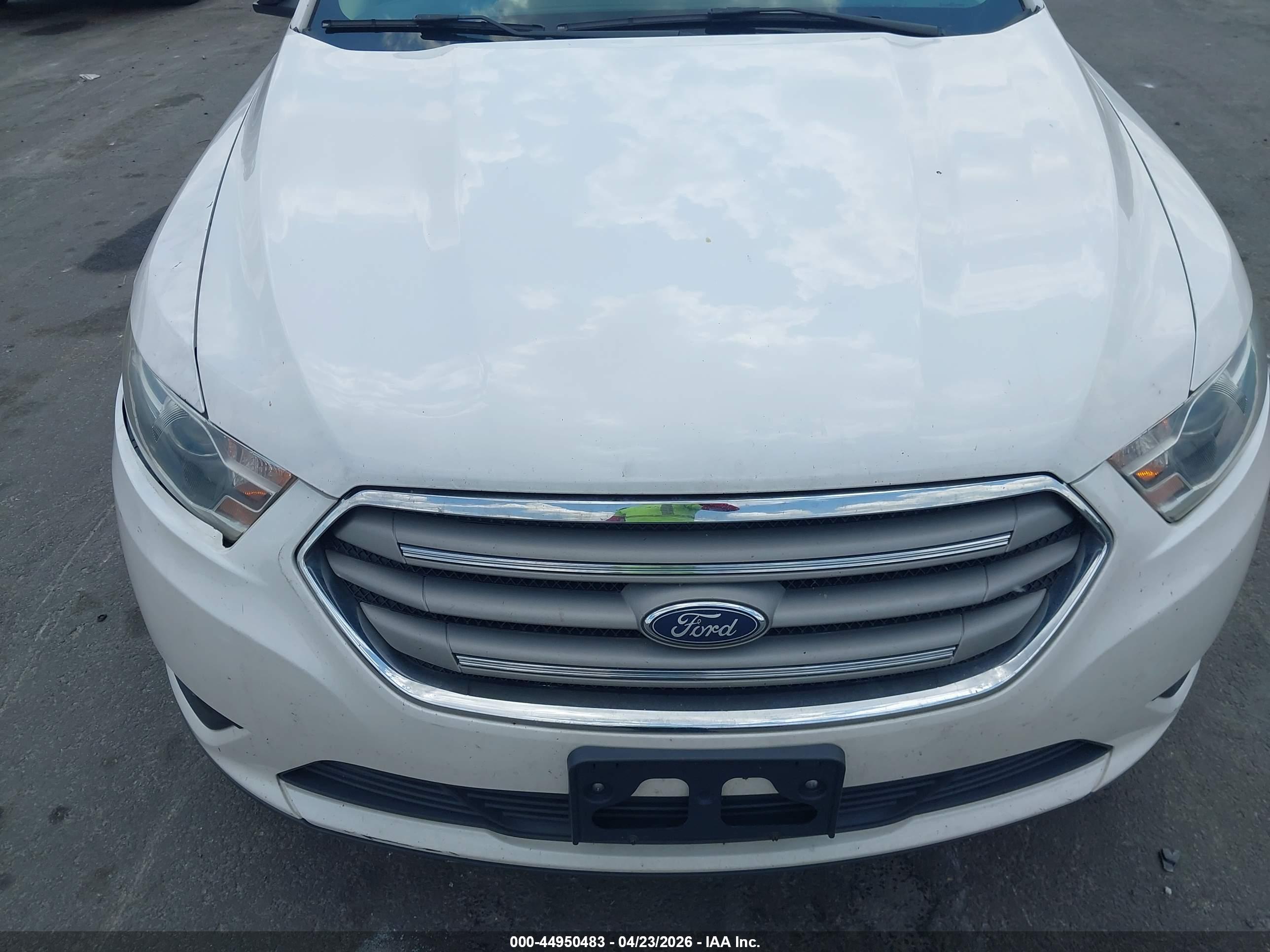 FORD TAURUS image 6