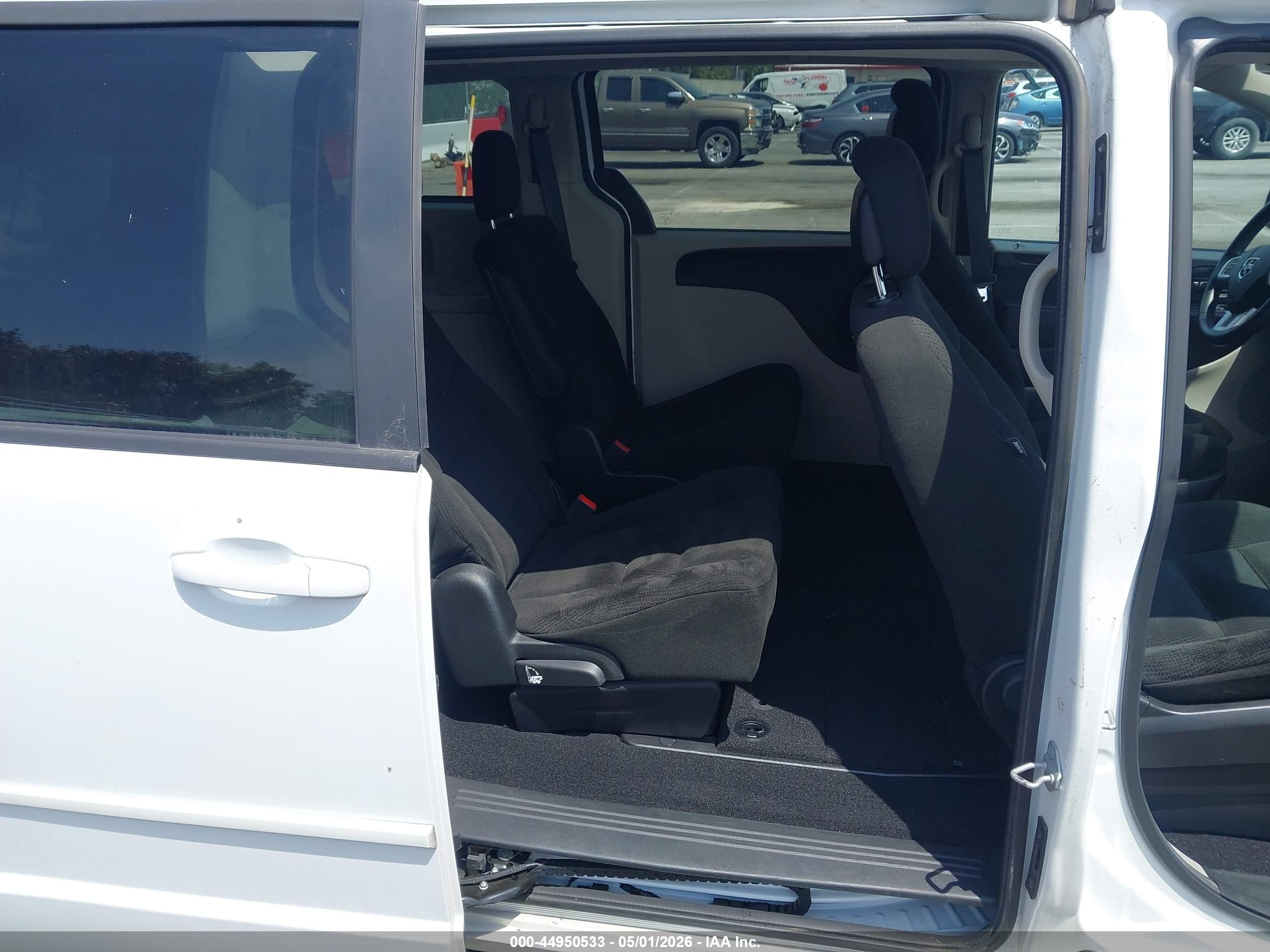 DODGE GRAND image 8