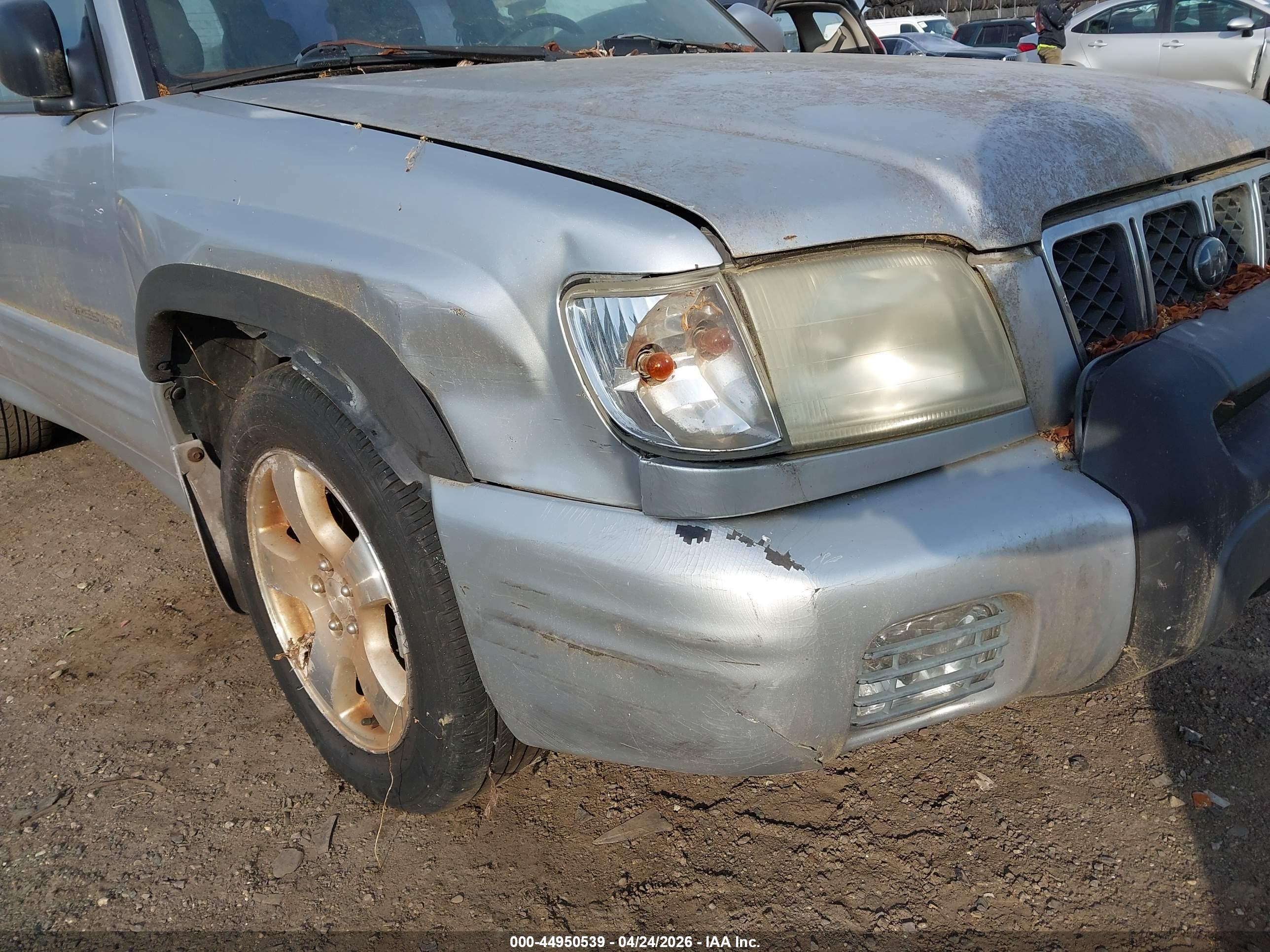 SUBARU FORESTER image 6