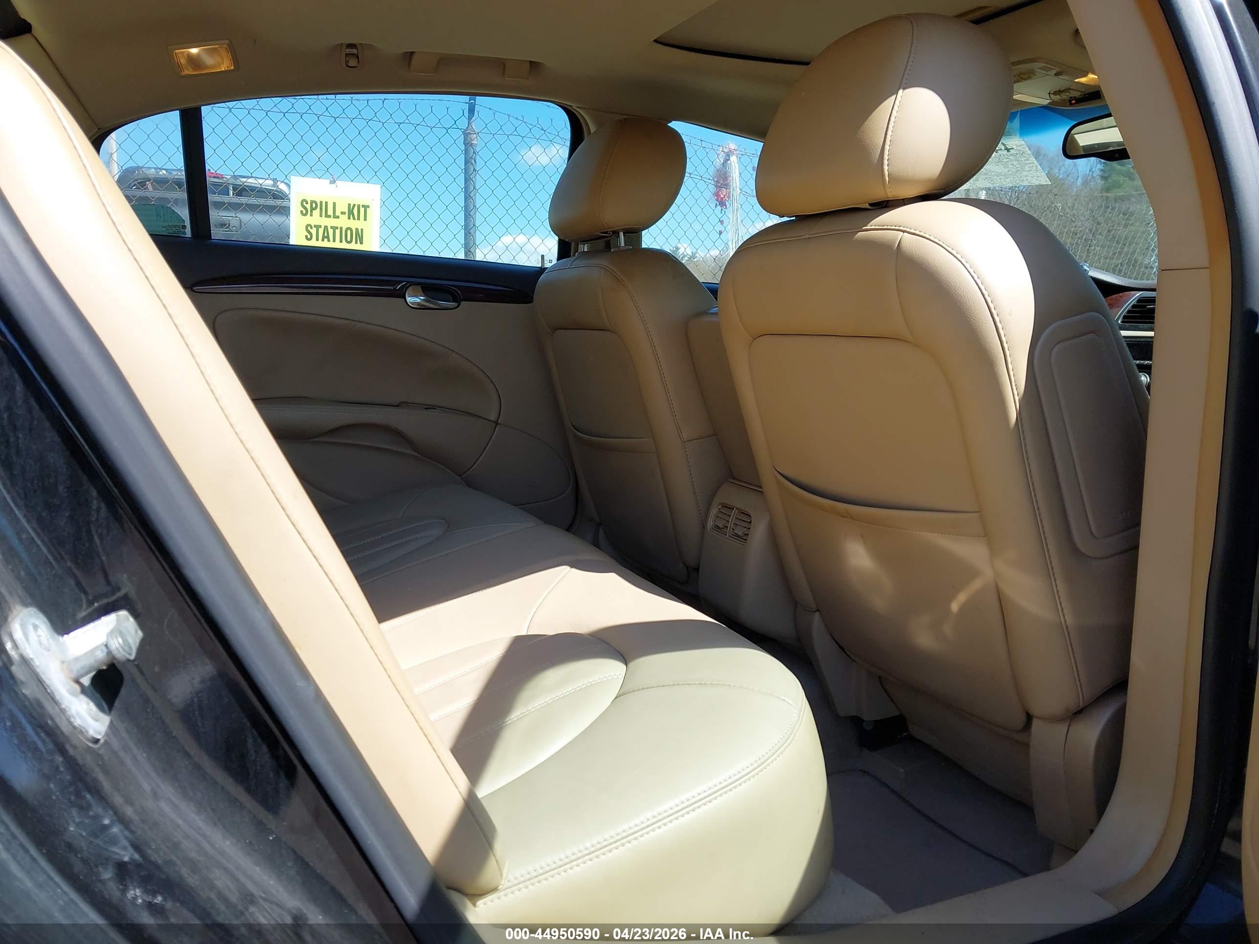 BUICK LUCERNE image 8
