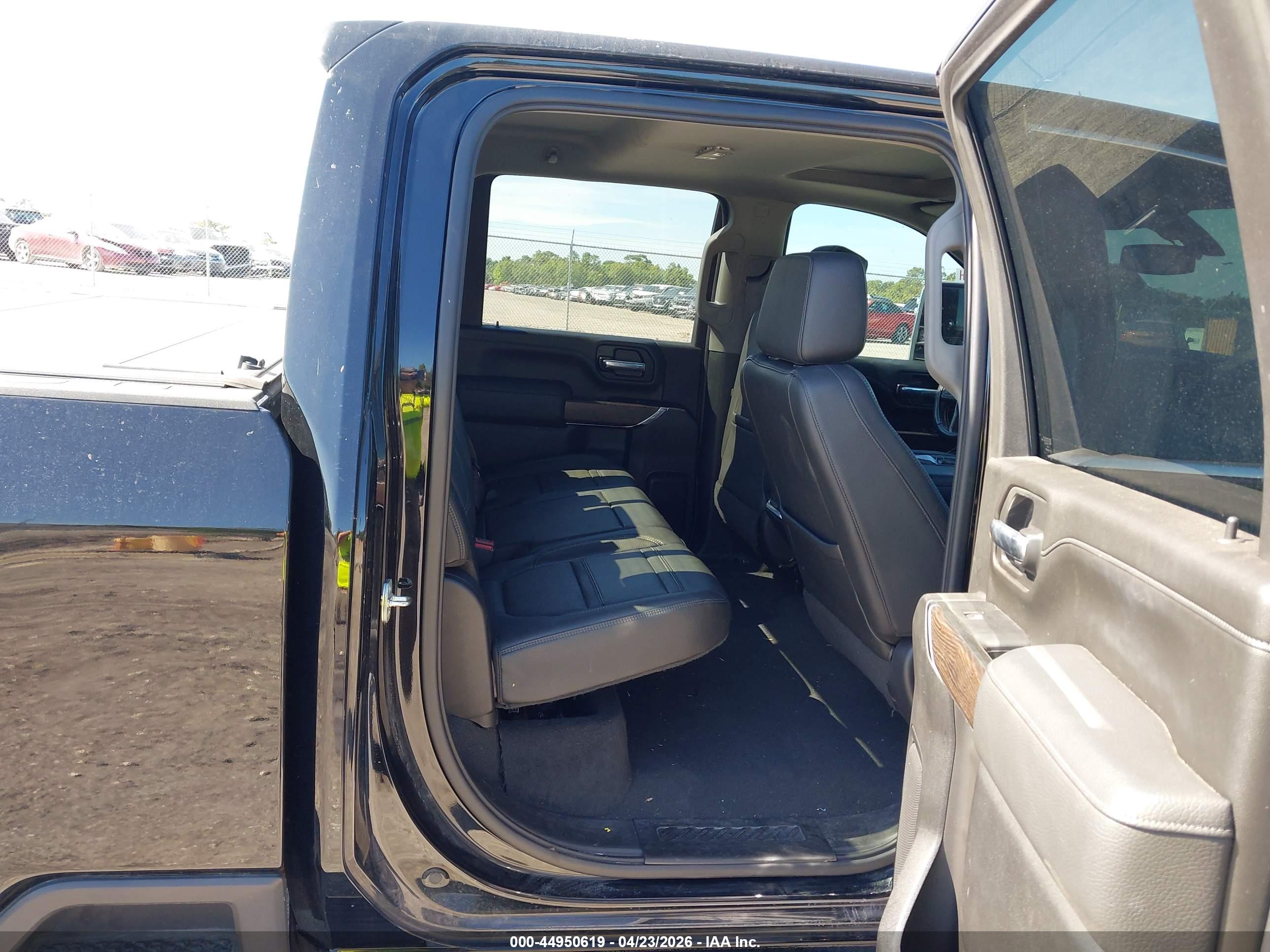 GMC SIERRA image 8
