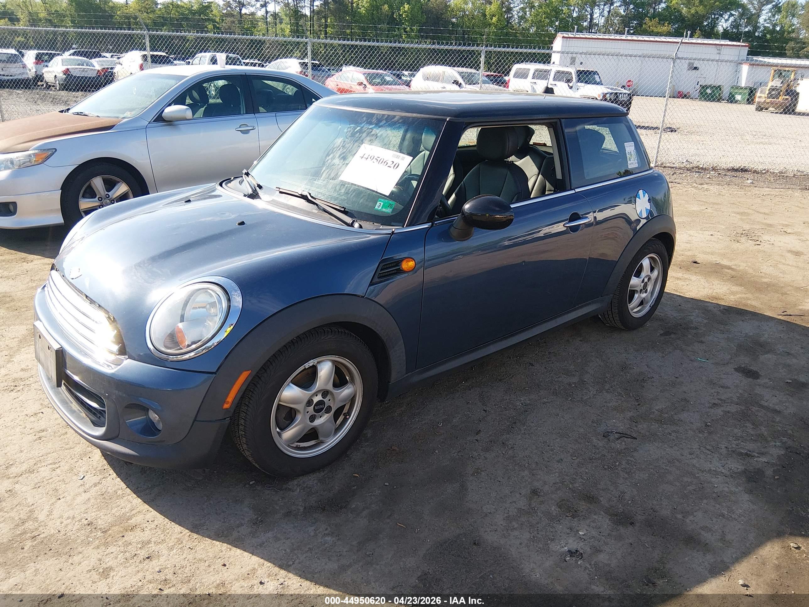 MINI COOPER image 2