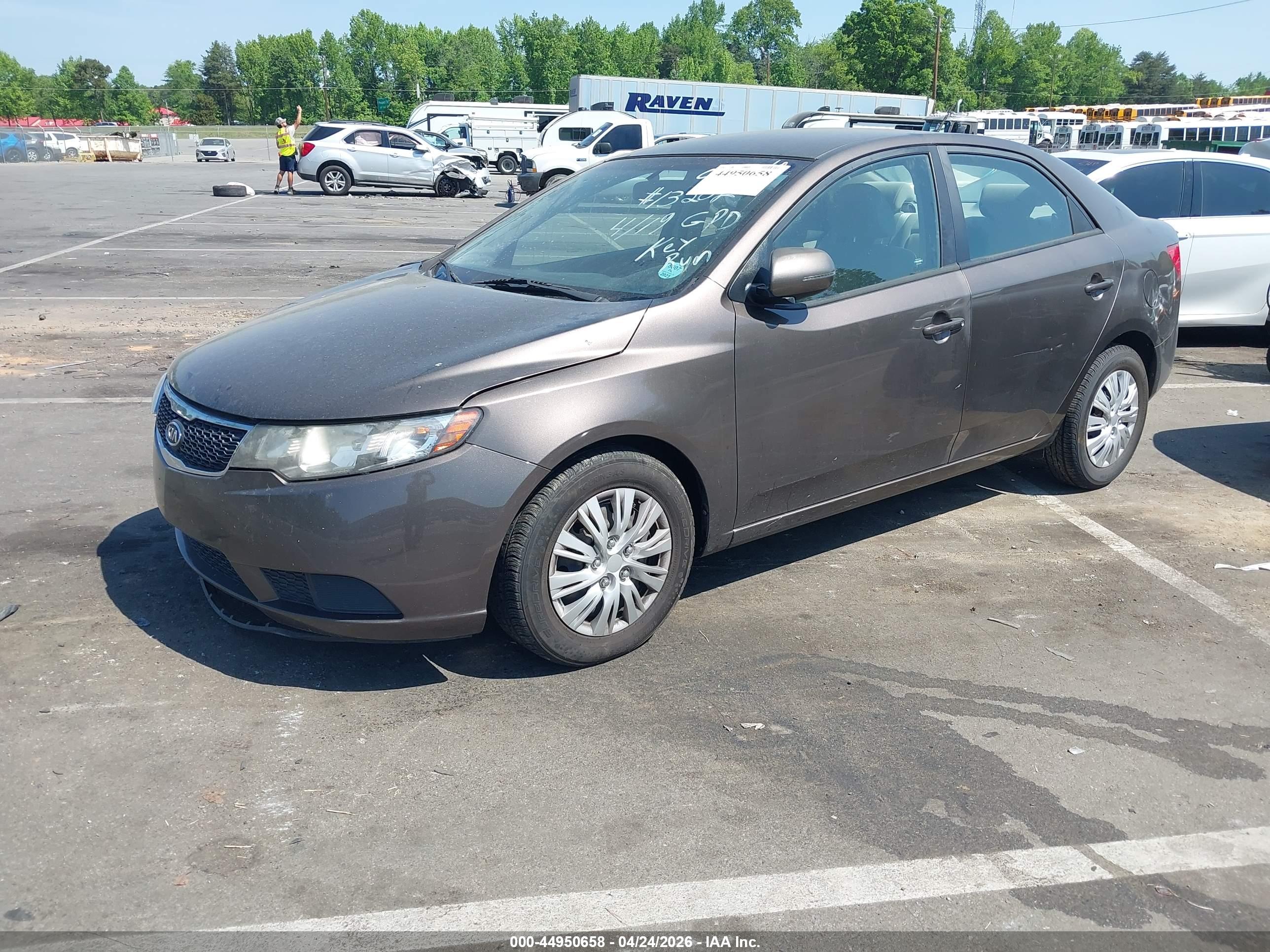 KIA FORTE image 2