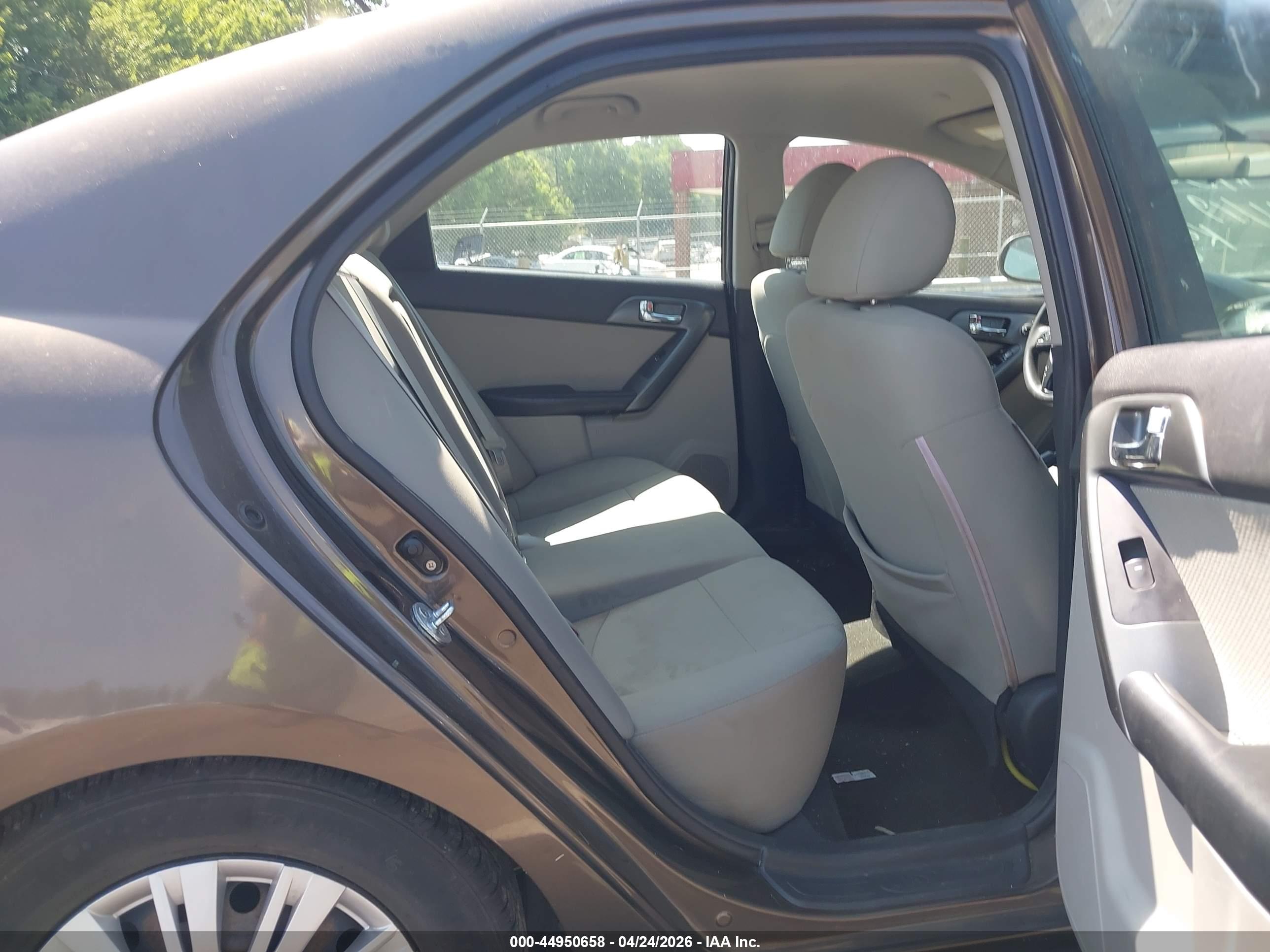 KIA FORTE image 8