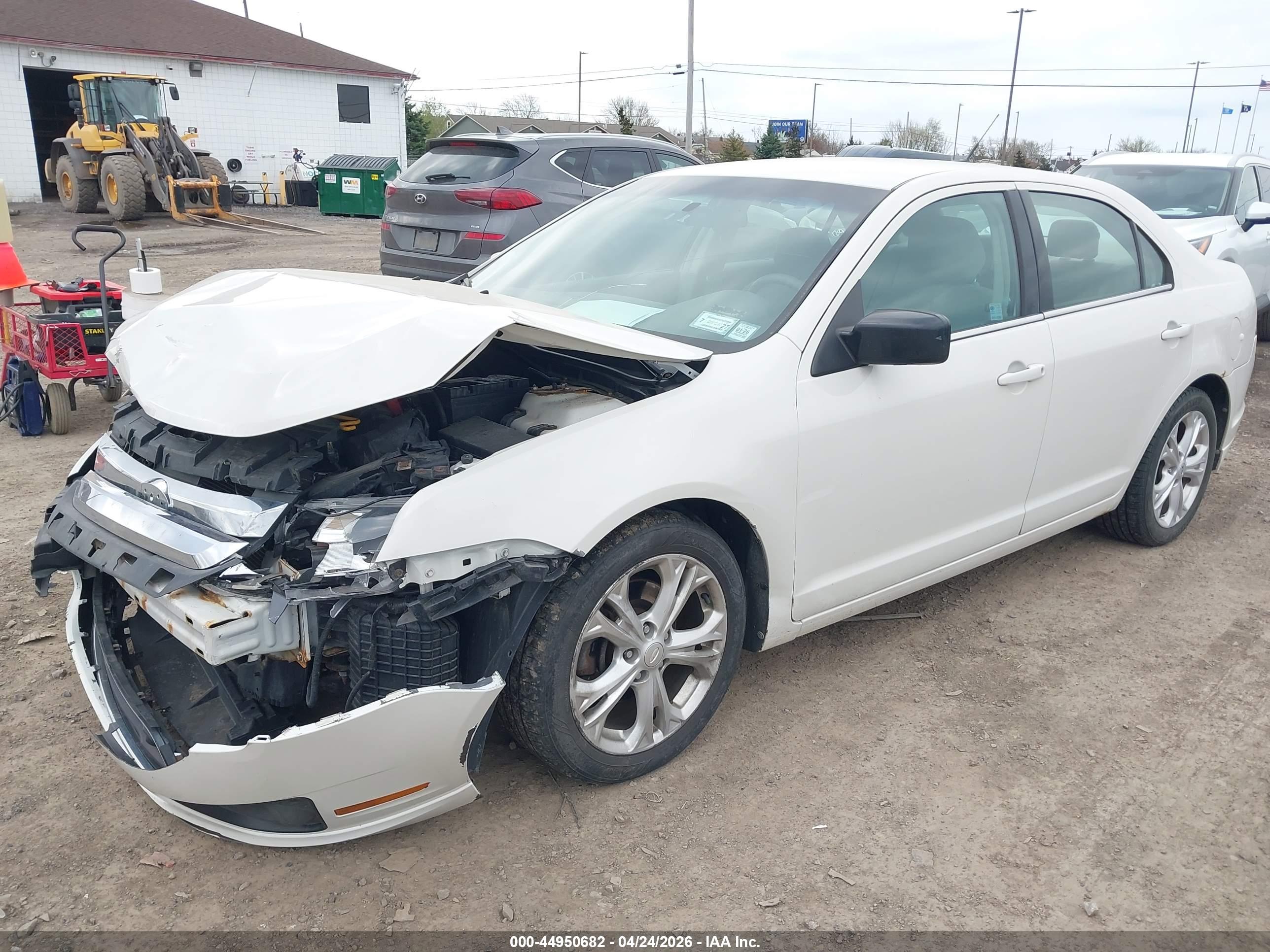FORD FUSION image 2