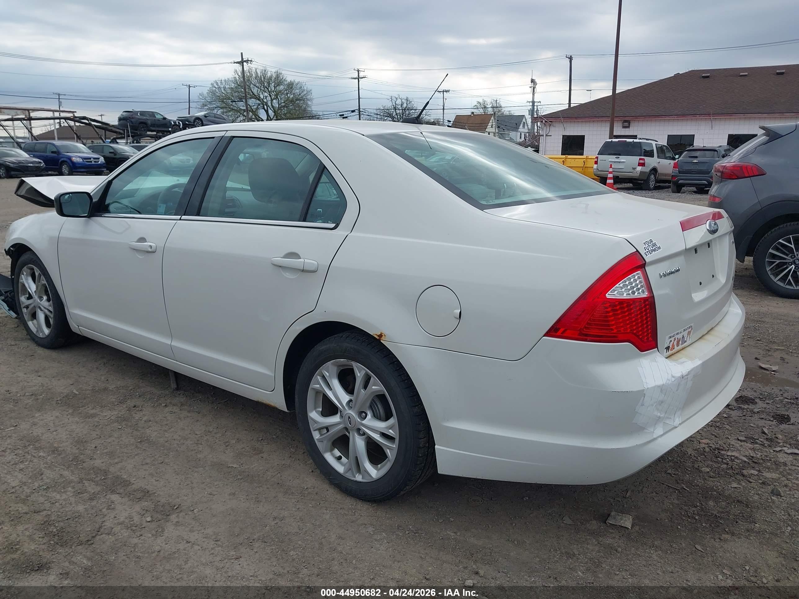 FORD FUSION image 3