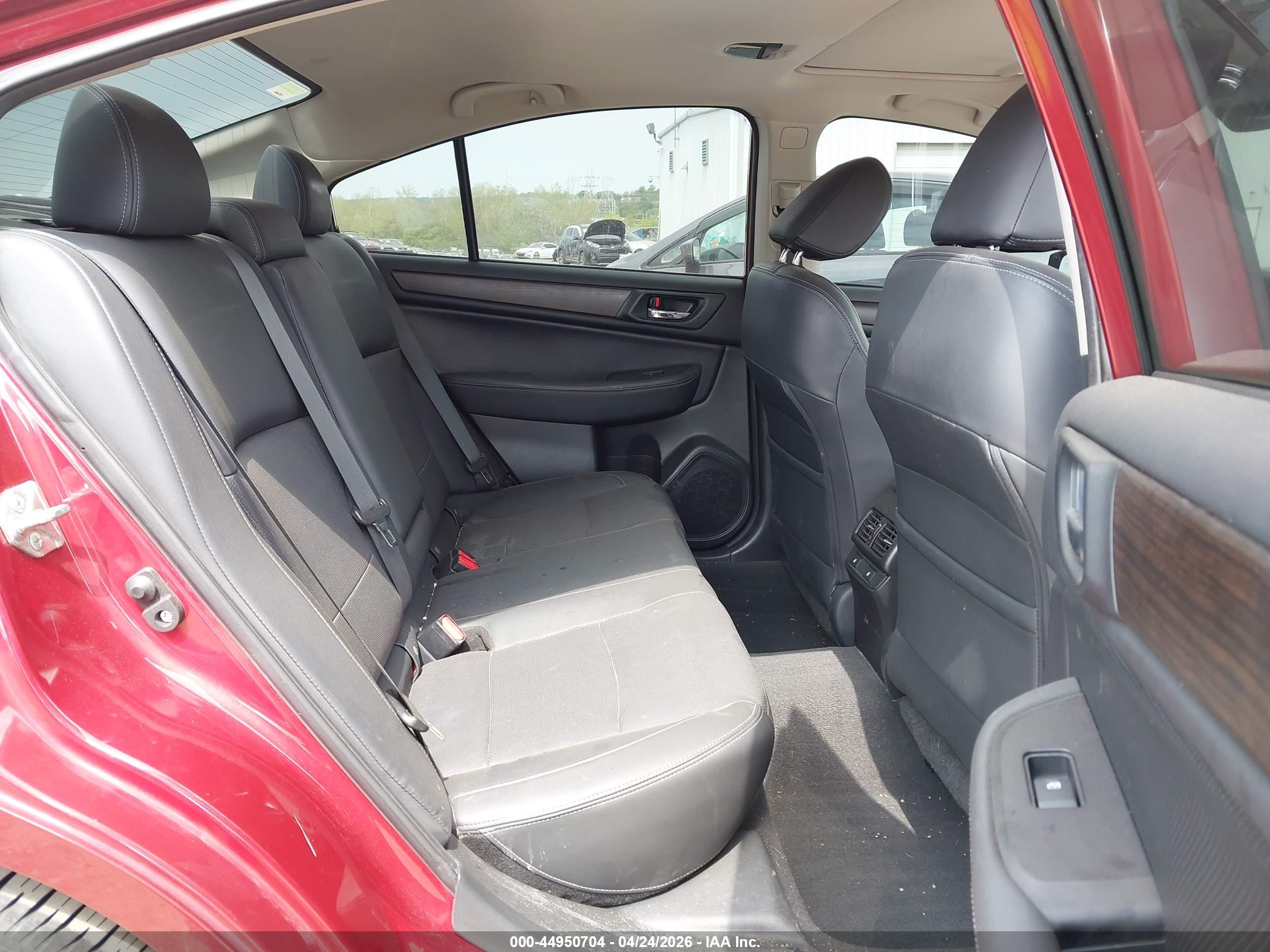 SUBARU LEGACY image 8