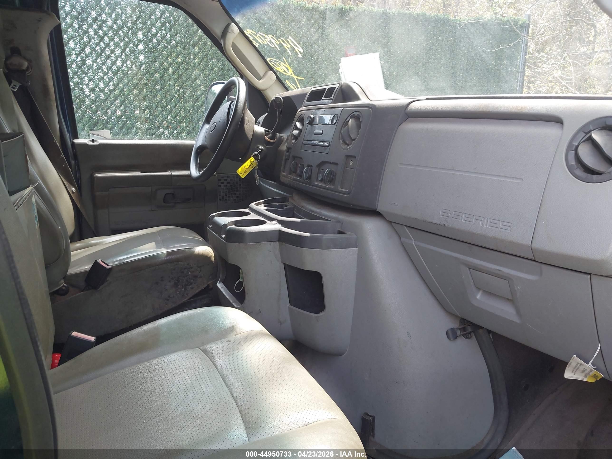 FORD E-250 image 5
